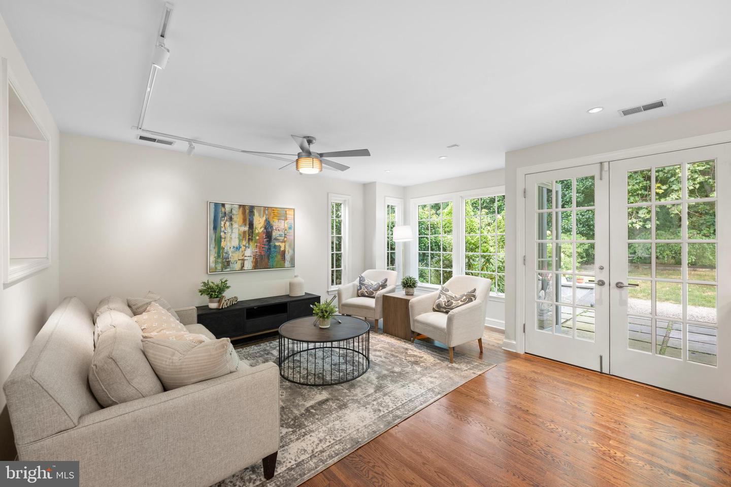 3915 47TH ST NW, WASHINGTON, District Of Columbia 20016, 3 Bedrooms Bedrooms, ,3 BathroomsBathrooms,Residential,For sale,3915 47TH ST NW,DCDC2229492 MLS # DCDC2229492