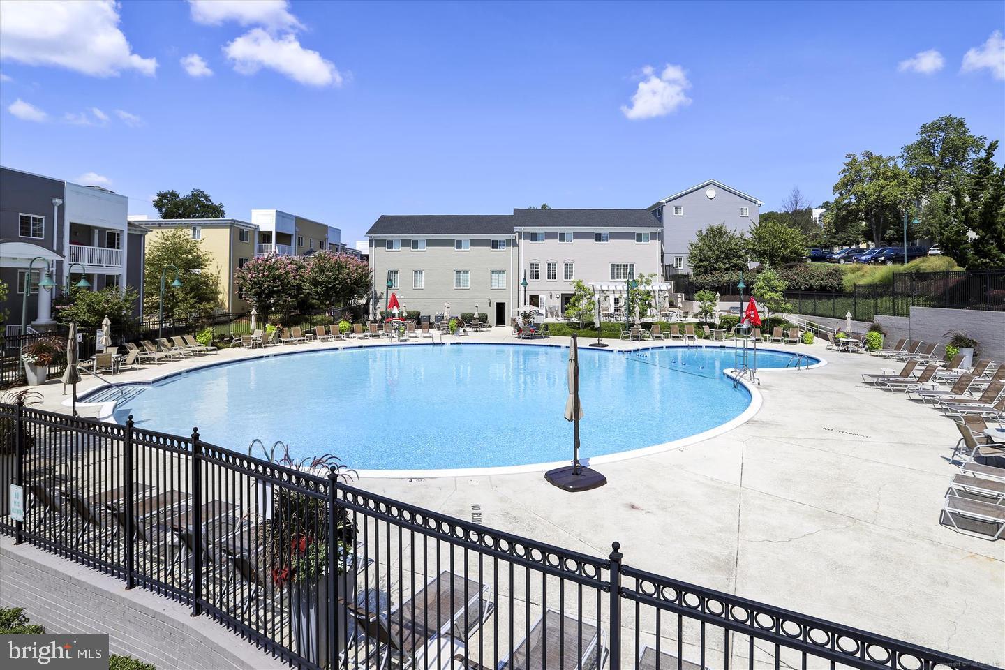 4141 S FOUR MILE RUN DR #201, ARLINGTON, Virginia 22204, 2 Bedrooms Bedrooms, ,2 BathroomsBathrooms,Residential,For sale,4141 S FOUR MILE RUN DR #201,VAAR2065506 MLS # VAAR2065506 4141 S FOUR MILE RUN DR #201, ARLINGTON, Virginia 22204, 2 Bedrooms Bedrooms, ,2 BathroomsBathrooms,Residential,For sale,4141 S FOUR MILE RUN DR #201,VAAR2065506 MLS # VAAR2065506