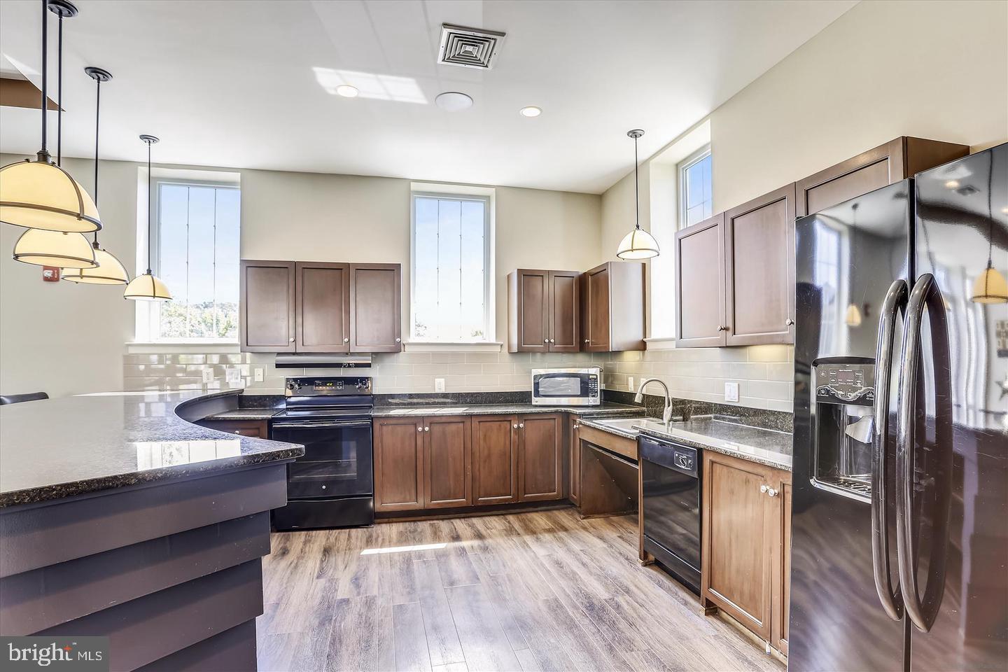 4141 S FOUR MILE RUN DR #201, ARLINGTON, Virginia 22204, 2 Bedrooms Bedrooms, ,2 BathroomsBathrooms,Residential,For sale,4141 S FOUR MILE RUN DR #201,VAAR2065506 MLS # VAAR2065506 4141 S FOUR MILE RUN DR #201, ARLINGTON, Virginia 22204, 2 Bedrooms Bedrooms, ,2 BathroomsBathrooms,Residential,For sale,4141 S FOUR MILE RUN DR #201,VAAR2065506 MLS # VAAR2065506