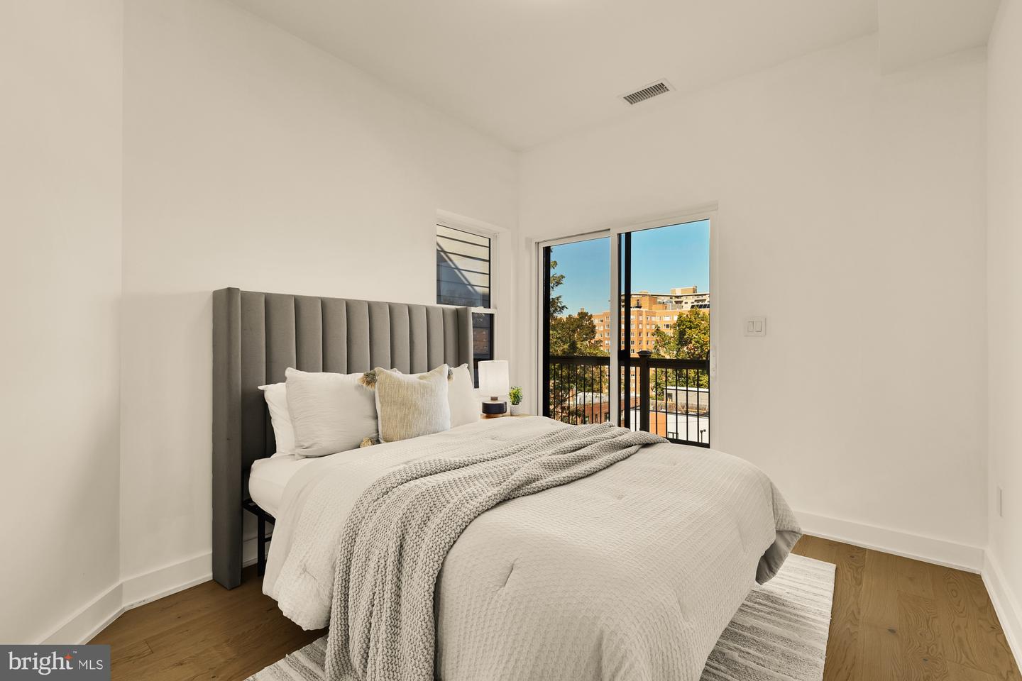 4017 DAVIS PL NW #8, WASHINGTON, District Of Columbia 20007, 2 Bedrooms Bedrooms, ,1 BathroomBathrooms,Residential,For sale,4017 DAVIS PL NW #8,DCDC2229512 MLS # DCDC2229512 4017 DAVIS PL NW #8, WASHINGTON, District Of Columbia 20007, 2 Bedrooms Bedrooms, ,1 BathroomBathrooms,Residential,For sale,4017 DAVIS PL NW #8,DCDC2229512 MLS # DCDC2229512