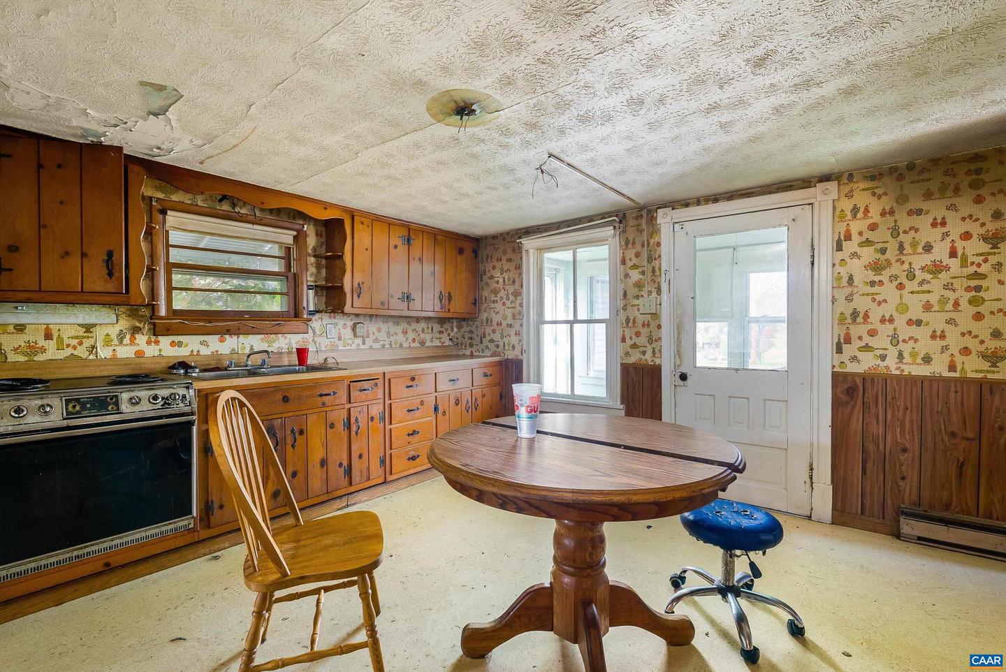 613 6TH ST, SHENANDOAH, Virginia 22849, 4 Bedrooms Bedrooms, ,1 BathroomBathrooms,Residential,For sale,613 6TH ST,670557 MLS # 670557 613 6TH ST, SHENANDOAH, Virginia 22849, 4 Bedrooms Bedrooms, ,1 BathroomBathrooms,Residential,For sale,613 6TH ST,670557 MLS # 670557