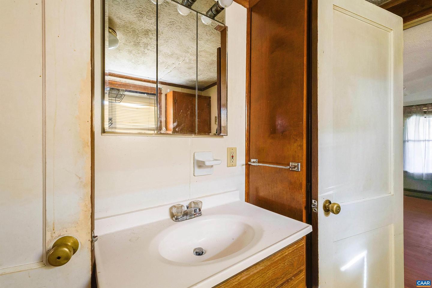 613 6TH ST, SHENANDOAH, Virginia 22849, 4 Bedrooms Bedrooms, ,1 BathroomBathrooms,Residential,For sale,613 6TH ST,670557 MLS # 670557 613 6TH ST, SHENANDOAH, Virginia 22849, 4 Bedrooms Bedrooms, ,1 BathroomBathrooms,Residential,For sale,613 6TH ST,670557 MLS # 670557