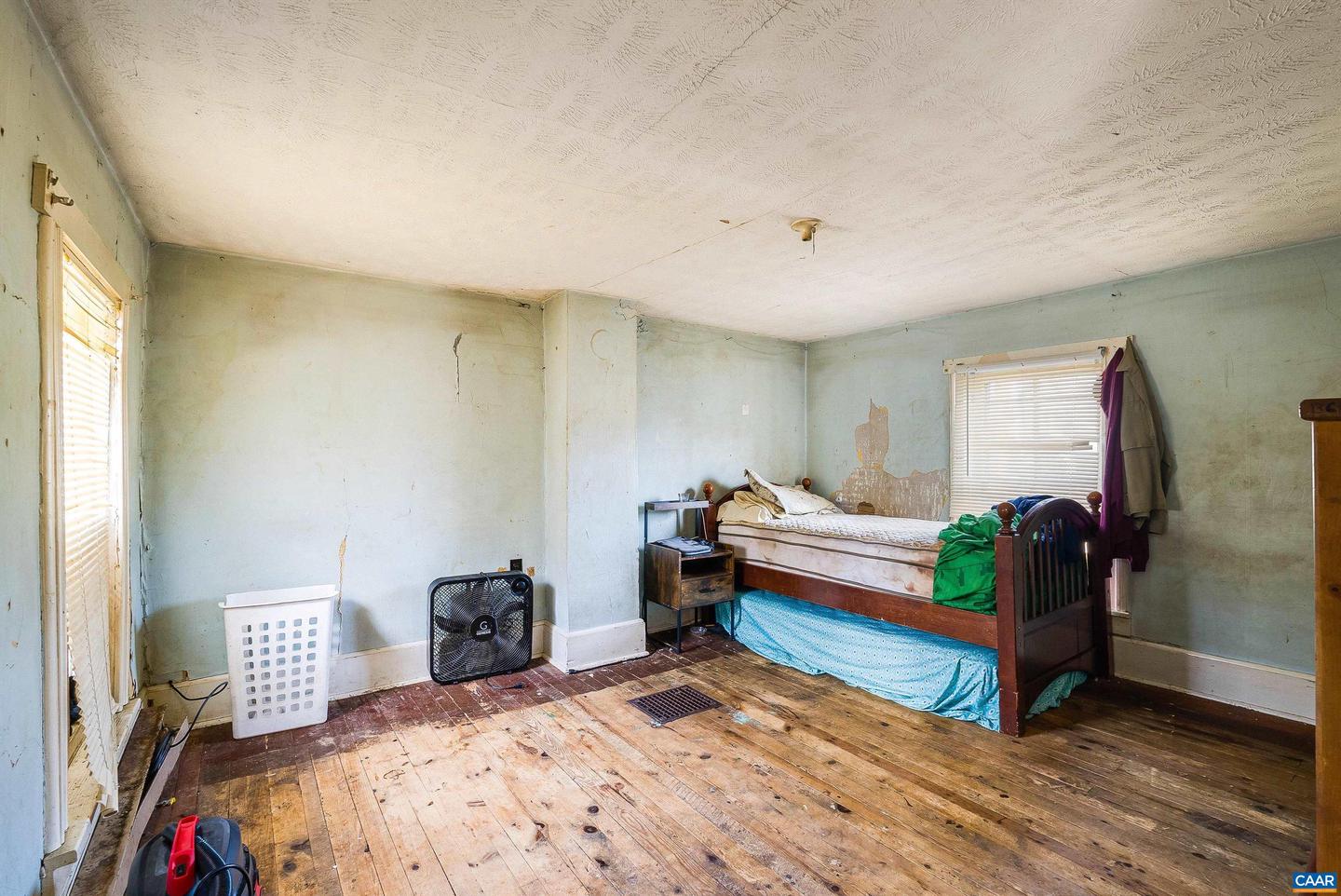 613 6TH ST, SHENANDOAH, Virginia 22849, 4 Bedrooms Bedrooms, ,1 BathroomBathrooms,Residential,For sale,613 6TH ST,670557 MLS # 670557 613 6TH ST, SHENANDOAH, Virginia 22849, 4 Bedrooms Bedrooms, ,1 BathroomBathrooms,Residential,For sale,613 6TH ST,670557 MLS # 670557