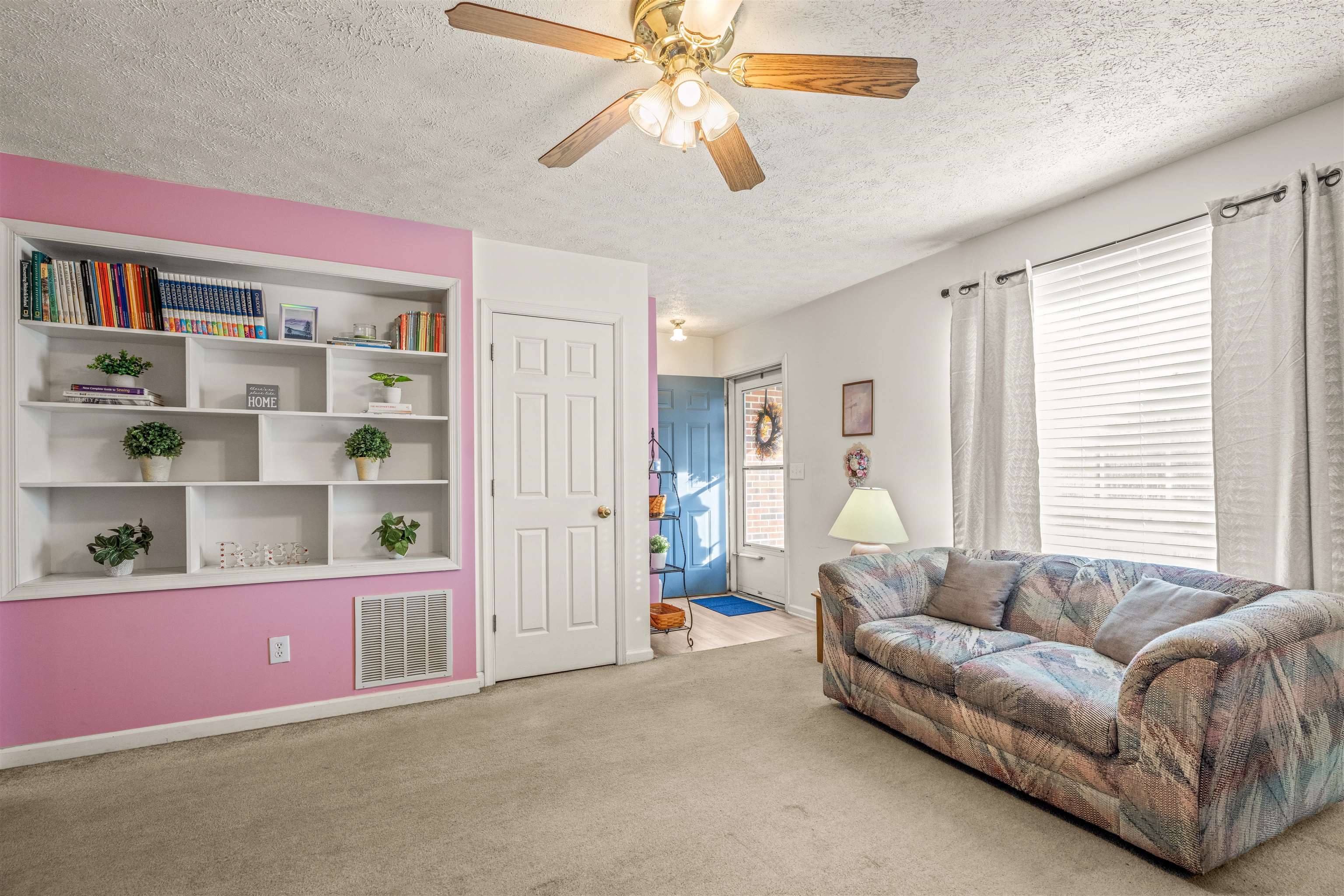 1046 BRIDGE AVE, WAYNESBORO, Virginia 22980, 3 Bedrooms Bedrooms, ,2 BathroomsBathrooms,Residential,1046 BRIDGE AVE,670570 MLS # 670570