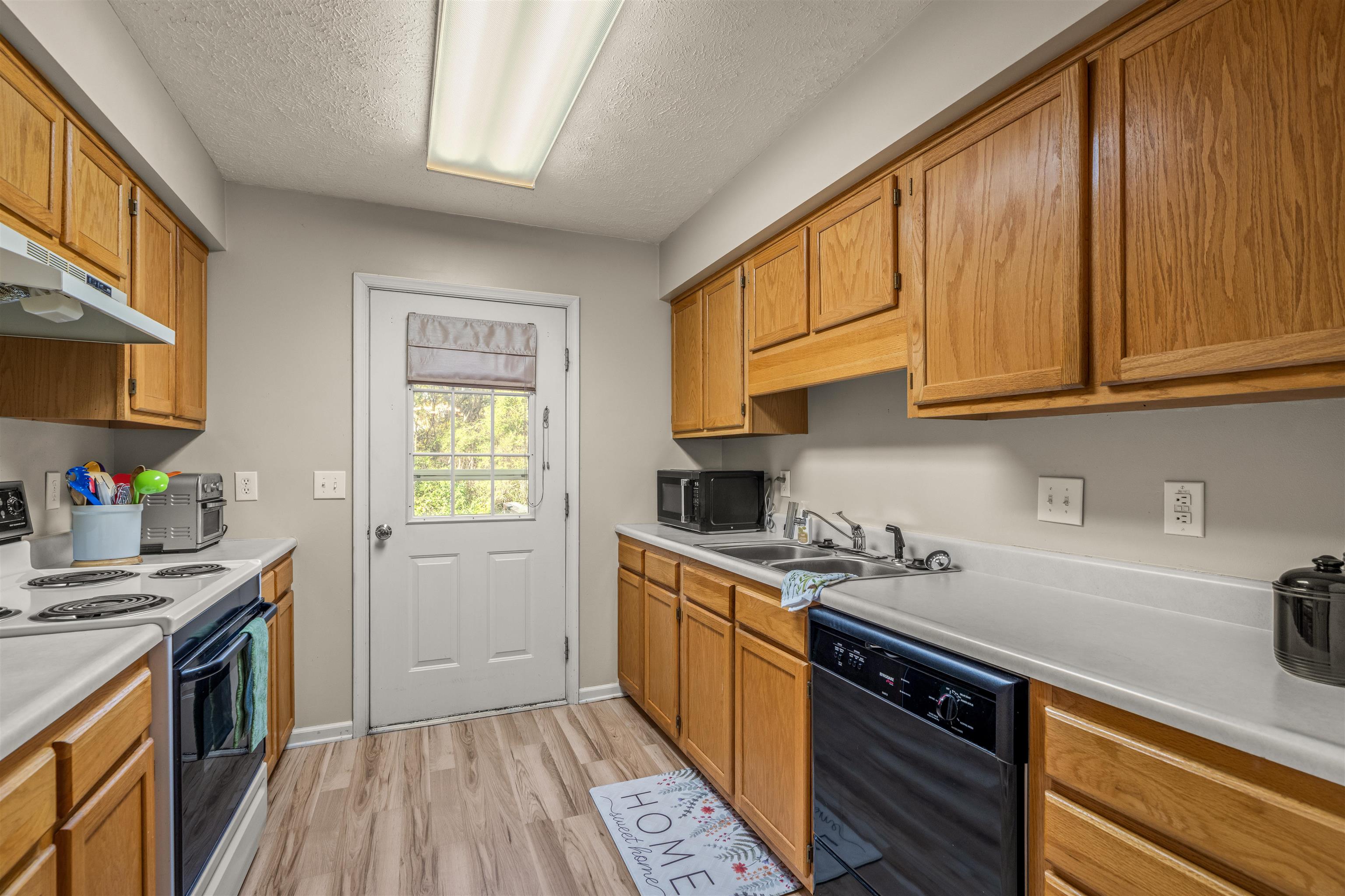 1046 BRIDGE AVE, WAYNESBORO, Virginia 22980, 3 Bedrooms Bedrooms, ,2 BathroomsBathrooms,Residential,1046 BRIDGE AVE,670570 MLS # 670570