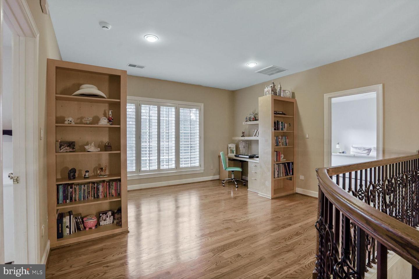 9864 WALKER GLEN CT, GREAT FALLS, Virginia 22066, 7 Bedrooms Bedrooms, ,7 BathroomsBathrooms,Residential,For sale,9864 WALKER GLEN CT,VAFX2260212 MLS # VAFX2260212 9864 WALKER GLEN CT, GREAT FALLS, Virginia 22066, 7 Bedrooms Bedrooms, ,7 BathroomsBathrooms,Residential,For sale,9864 WALKER GLEN CT,VAFX2260212 MLS # VAFX2260212