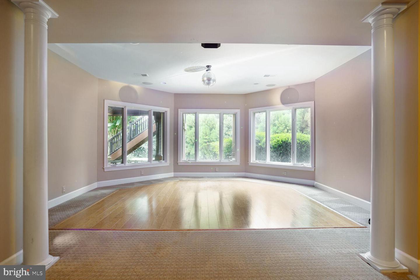 9864 WALKER GLEN CT, GREAT FALLS, Virginia 22066, 7 Bedrooms Bedrooms, ,7 BathroomsBathrooms,Residential,For sale,9864 WALKER GLEN CT,VAFX2260212 MLS # VAFX2260212 9864 WALKER GLEN CT, GREAT FALLS, Virginia 22066, 7 Bedrooms Bedrooms, ,7 BathroomsBathrooms,Residential,For sale,9864 WALKER GLEN CT,VAFX2260212 MLS # VAFX2260212