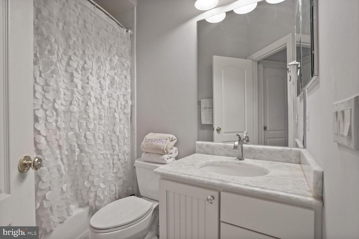 9864 WALKER GLEN CT, GREAT FALLS, Virginia 22066, 7 Bedrooms Bedrooms, ,7 BathroomsBathrooms,Residential,For sale,9864 WALKER GLEN CT,VAFX2260212 MLS # VAFX2260212 9864 WALKER GLEN CT, GREAT FALLS, Virginia 22066, 7 Bedrooms Bedrooms, ,7 BathroomsBathrooms,Residential,For sale,9864 WALKER GLEN CT,VAFX2260212 MLS # VAFX2260212