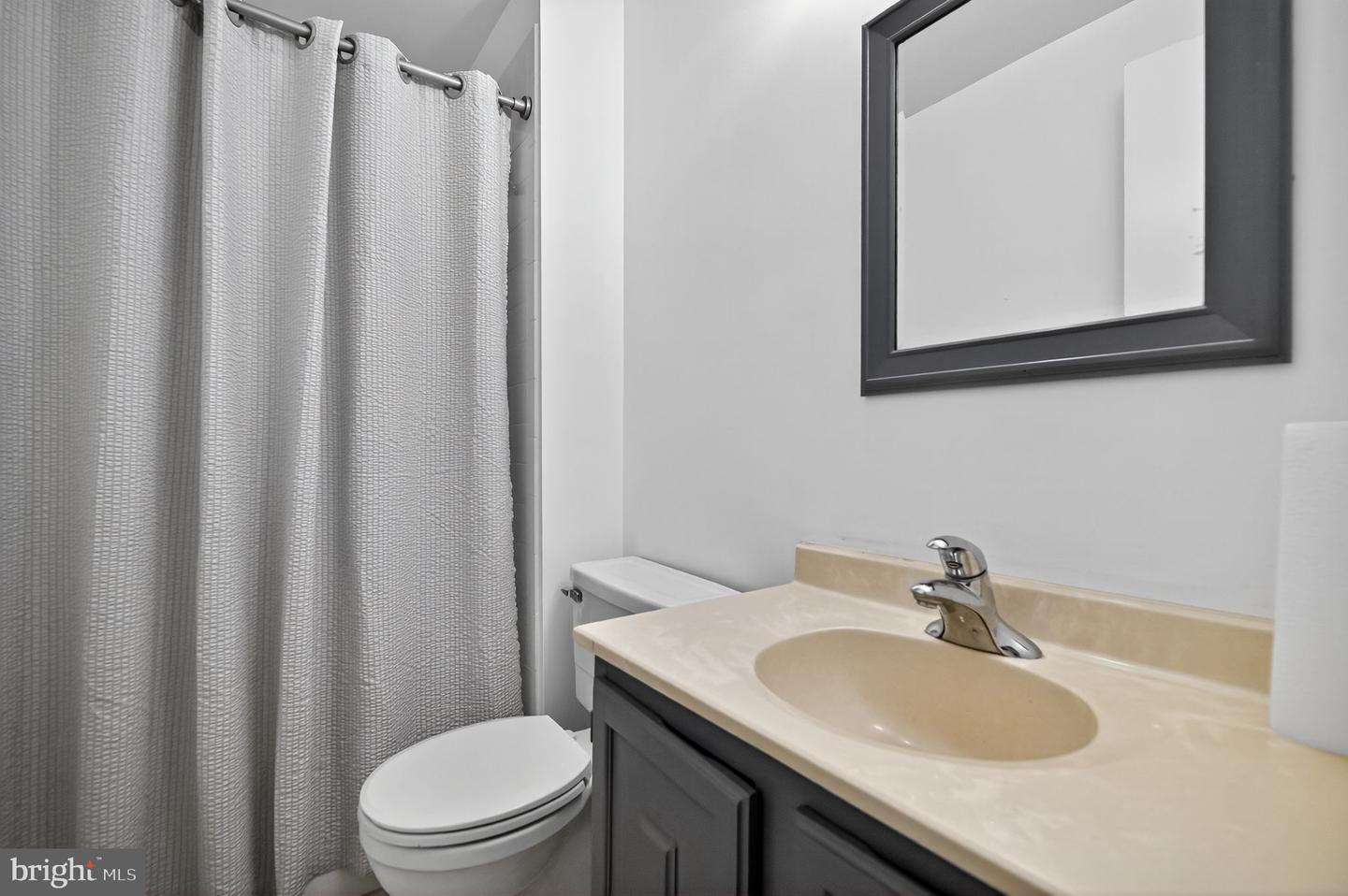 5084 FAIRVIEW LN, BROAD RUN, Virginia 20137, 4 Bedrooms Bedrooms, 7 Rooms Rooms,3 BathroomsBathrooms,Residential,For sale,5084 FAIRVIEW LN,VAFQ2018478 MLS # VAFQ2018478 5084 FAIRVIEW LN, BROAD RUN, Virginia 20137, 4 Bedrooms Bedrooms, 7 Rooms Rooms,3 BathroomsBathrooms,Residential,For sale,5084 FAIRVIEW LN,VAFQ2018478 MLS # VAFQ2018478