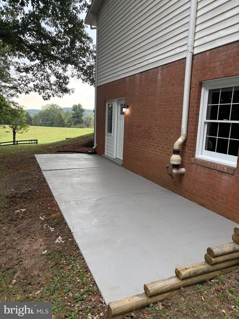 5084 FAIRVIEW LN, BROAD RUN, Virginia 20137, 4 Bedrooms Bedrooms, 7 Rooms Rooms,3 BathroomsBathrooms,Residential,For sale,5084 FAIRVIEW LN,VAFQ2018478 MLS # VAFQ2018478 5084 FAIRVIEW LN, BROAD RUN, Virginia 20137, 4 Bedrooms Bedrooms, 7 Rooms Rooms,3 BathroomsBathrooms,Residential,For sale,5084 FAIRVIEW LN,VAFQ2018478 MLS # VAFQ2018478