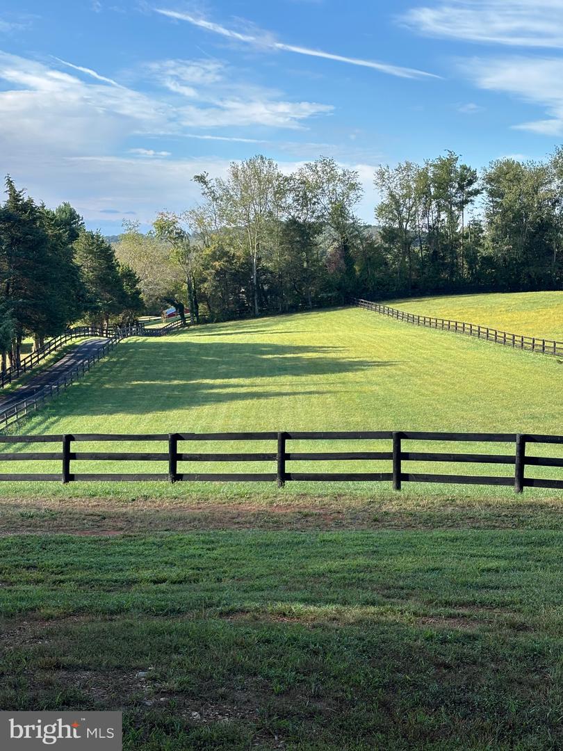 5084 FAIRVIEW LN, BROAD RUN, Virginia 20137, 4 Bedrooms Bedrooms, 7 Rooms Rooms,3 BathroomsBathrooms,Residential,For sale,5084 FAIRVIEW LN,VAFQ2018478 MLS # VAFQ2018478 5084 FAIRVIEW LN, BROAD RUN, Virginia 20137, 4 Bedrooms Bedrooms, 7 Rooms Rooms,3 BathroomsBathrooms,Residential,For sale,5084 FAIRVIEW LN,VAFQ2018478 MLS # VAFQ2018478