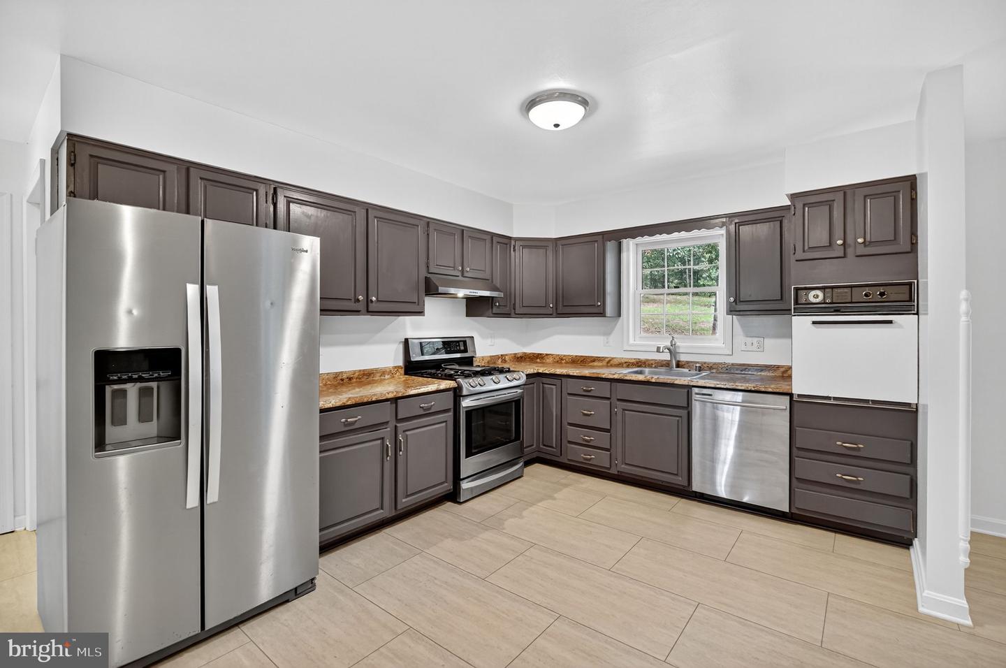 5084 FAIRVIEW LN, BROAD RUN, Virginia 20137, 4 Bedrooms Bedrooms, 7 Rooms Rooms,3 BathroomsBathrooms,Residential,For sale,5084 FAIRVIEW LN,VAFQ2018478 MLS # VAFQ2018478 5084 FAIRVIEW LN, BROAD RUN, Virginia 20137, 4 Bedrooms Bedrooms, 7 Rooms Rooms,3 BathroomsBathrooms,Residential,For sale,5084 FAIRVIEW LN,VAFQ2018478 MLS # VAFQ2018478