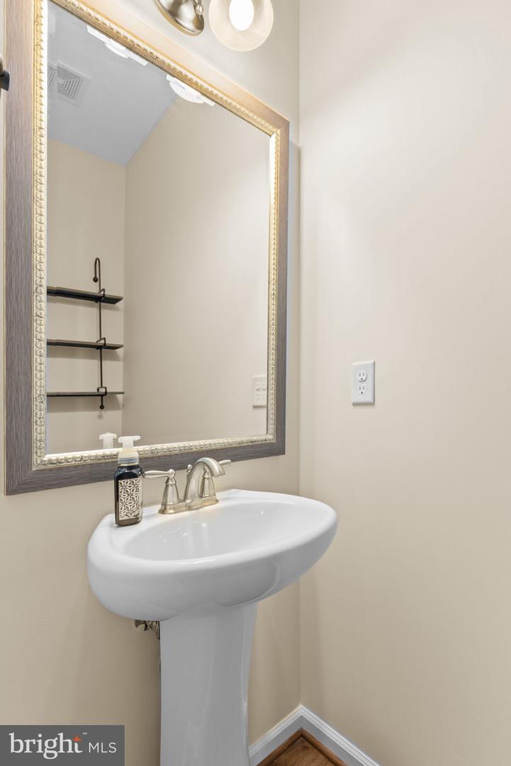 10903 THIEL CT, SPOTSYLVANIA, Virginia 22551, 4 Bedrooms Bedrooms, ,2 BathroomsBathrooms,Residential,For sale,10903 THIEL CT,VASP2036590 MLS # VASP2036590 10903 THIEL CT, SPOTSYLVANIA, Virginia 22551, 4 Bedrooms Bedrooms, ,2 BathroomsBathrooms,Residential,For sale,10903 THIEL CT,VASP2036590 MLS # VASP2036590