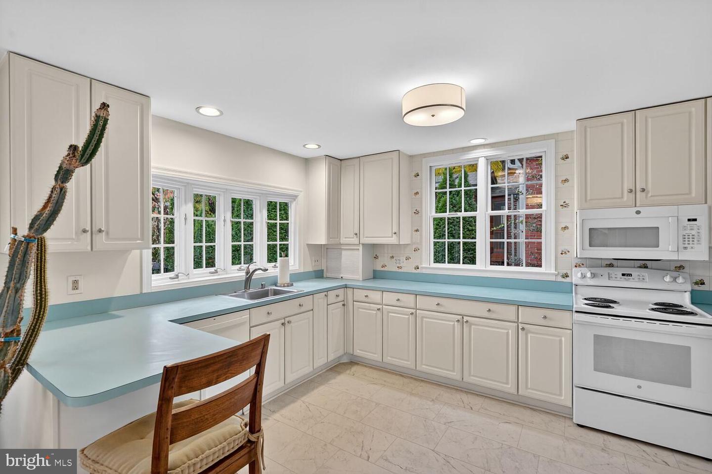 2822 RITTENHOUSE ST NW, WASHINGTON, District Of Columbia 20015, 2 Bedrooms Bedrooms, ,1 BathroomBathrooms,Residential,For sale,2822 RITTENHOUSE ST NW,DCDC2224394 MLS # DCDC2224394