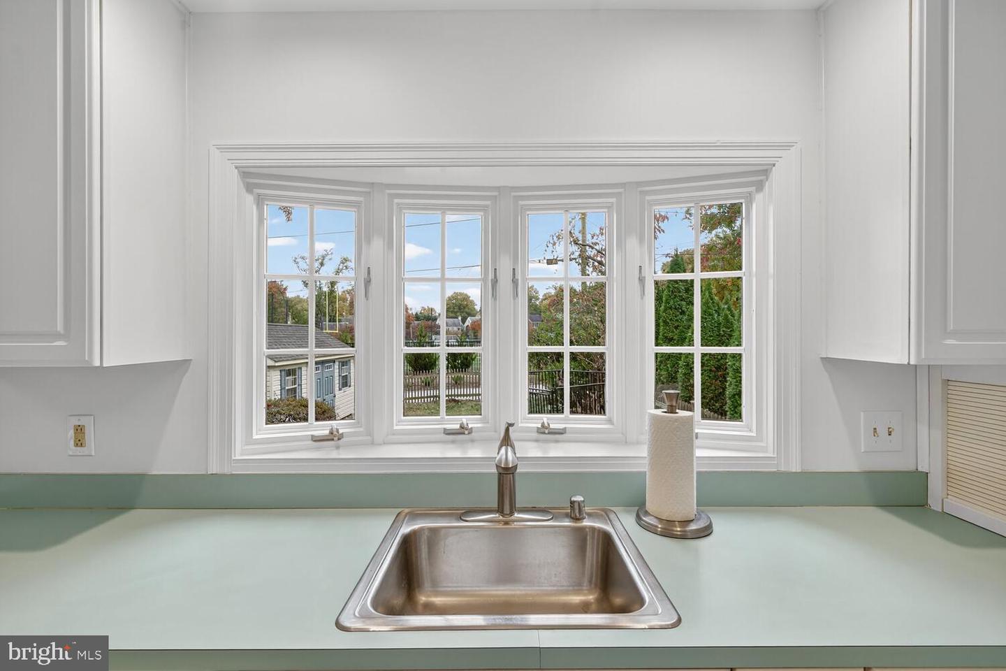 2822 RITTENHOUSE ST NW, WASHINGTON, District Of Columbia 20015, 2 Bedrooms Bedrooms, ,1 BathroomBathrooms,Residential,For sale,2822 RITTENHOUSE ST NW,DCDC2224394 MLS # DCDC2224394