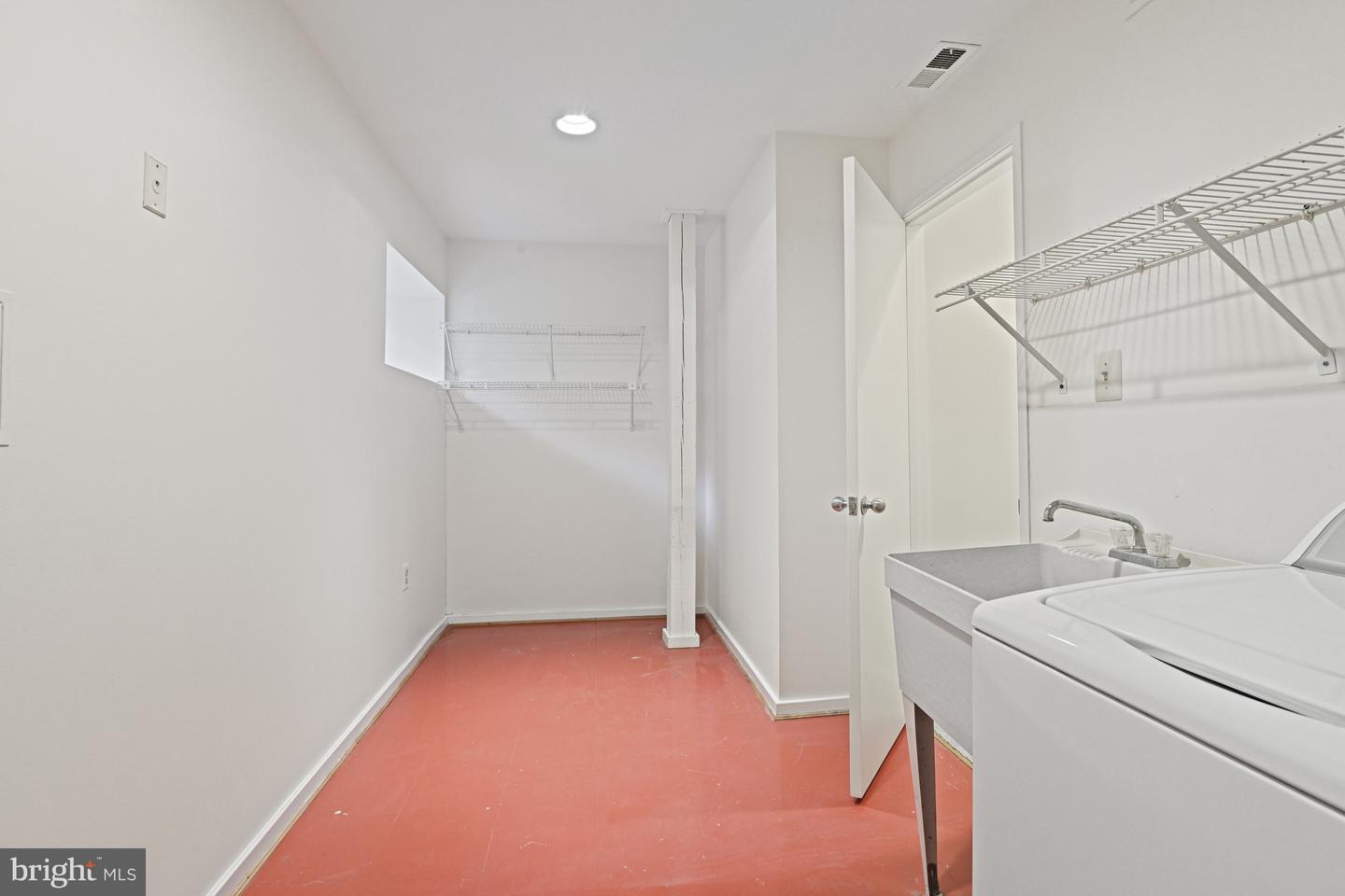 11504 TURNBRIDGE LN, RESTON, Virginia 20194, 4 Bedrooms Bedrooms, ,3 BathroomsBathrooms,Residential,For sale,11504 TURNBRIDGE LN,VAFX2275556 MLS # VAFX2275556