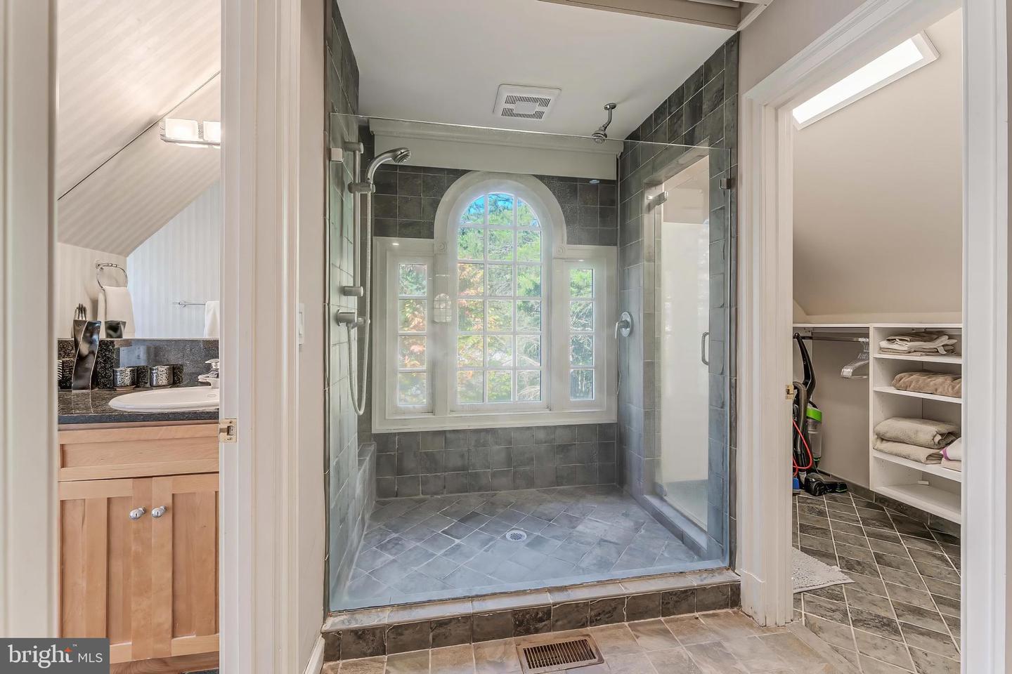 615 KENTLAND DR, GREAT FALLS, Virginia 22066, 6 Bedrooms Bedrooms, ,8 BathroomsBathrooms,Residential,For sale,615 KENTLAND DR,VAFX2275672 MLS # VAFX2275672 615 KENTLAND DR, GREAT FALLS, Virginia 22066, 6 Bedrooms Bedrooms, ,8 BathroomsBathrooms,Residential,For sale,615 KENTLAND DR,VAFX2275672 MLS # VAFX2275672