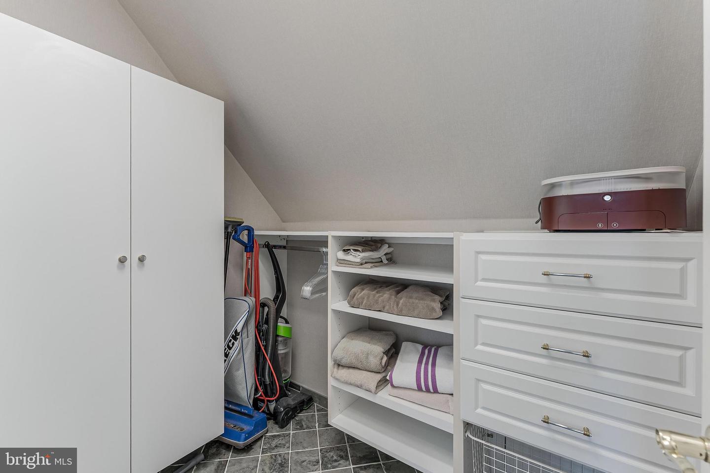 615 KENTLAND DR, GREAT FALLS, Virginia 22066, 6 Bedrooms Bedrooms, ,8 BathroomsBathrooms,Residential,For sale,615 KENTLAND DR,VAFX2275672 MLS # VAFX2275672 615 KENTLAND DR, GREAT FALLS, Virginia 22066, 6 Bedrooms Bedrooms, ,8 BathroomsBathrooms,Residential,For sale,615 KENTLAND DR,VAFX2275672 MLS # VAFX2275672