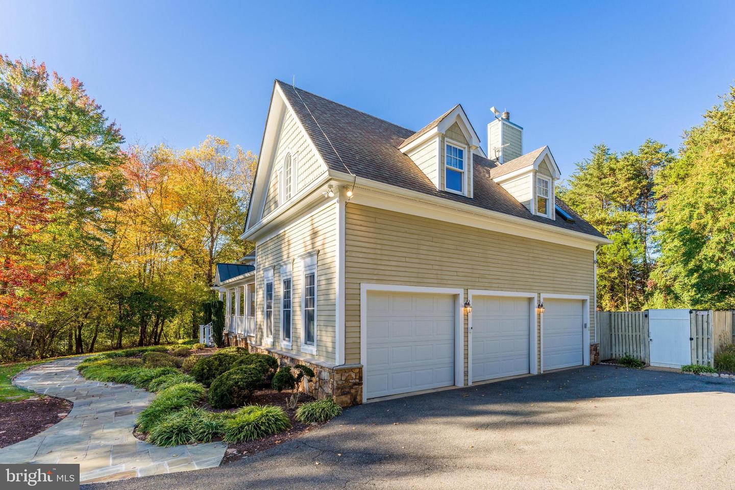 615 KENTLAND DR, GREAT FALLS, Virginia 22066, 6 Bedrooms Bedrooms, ,8 BathroomsBathrooms,Residential,For sale,615 KENTLAND DR,VAFX2275672 MLS # VAFX2275672 615 KENTLAND DR, GREAT FALLS, Virginia 22066, 6 Bedrooms Bedrooms, ,8 BathroomsBathrooms,Residential,For sale,615 KENTLAND DR,VAFX2275672 MLS # VAFX2275672