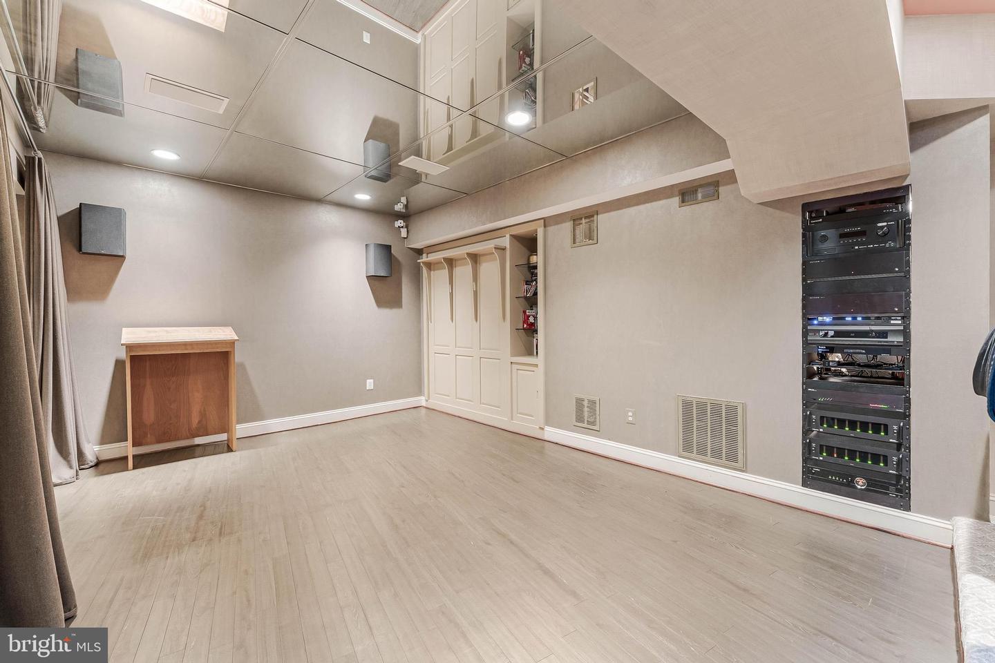 615 KENTLAND DR, GREAT FALLS, Virginia 22066, 6 Bedrooms Bedrooms, ,8 BathroomsBathrooms,Residential,For sale,615 KENTLAND DR,VAFX2275672 MLS # VAFX2275672 615 KENTLAND DR, GREAT FALLS, Virginia 22066, 6 Bedrooms Bedrooms, ,8 BathroomsBathrooms,Residential,For sale,615 KENTLAND DR,VAFX2275672 MLS # VAFX2275672