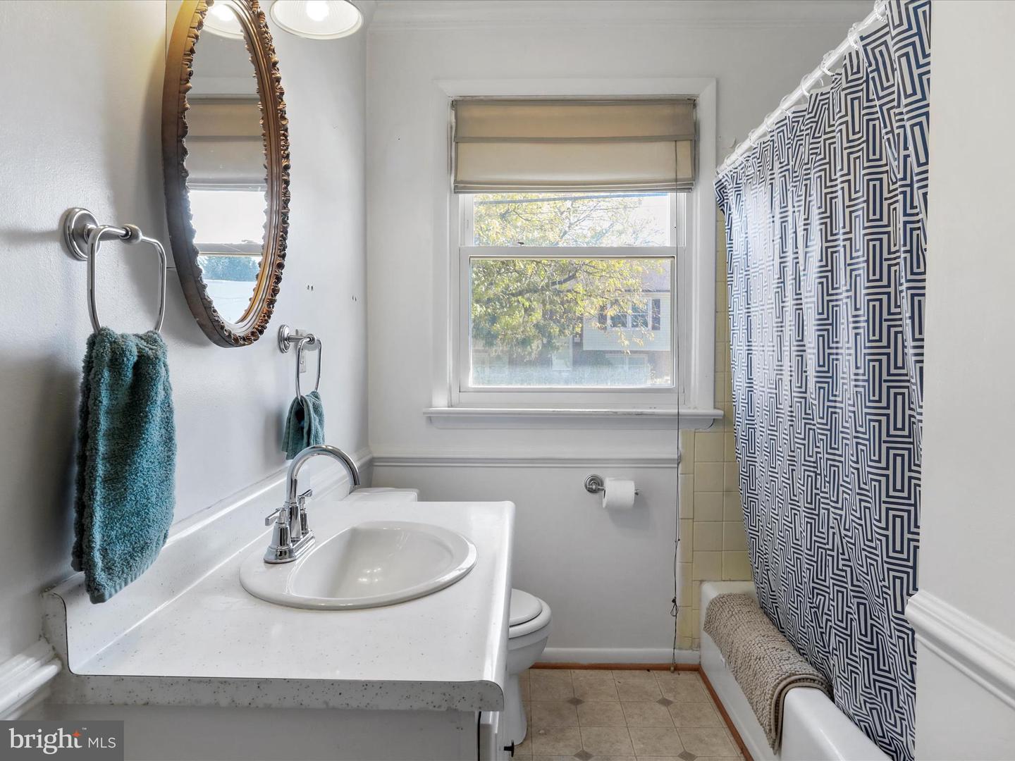 239 CHESTNUT ST, WINCHESTER, Virginia 22601, 2 Bedrooms Bedrooms, 5 Rooms Rooms,1 BathroomBathrooms,Residential,For sale,239 CHESTNUT ST,VAWI2009330 MLS # VAWI2009330