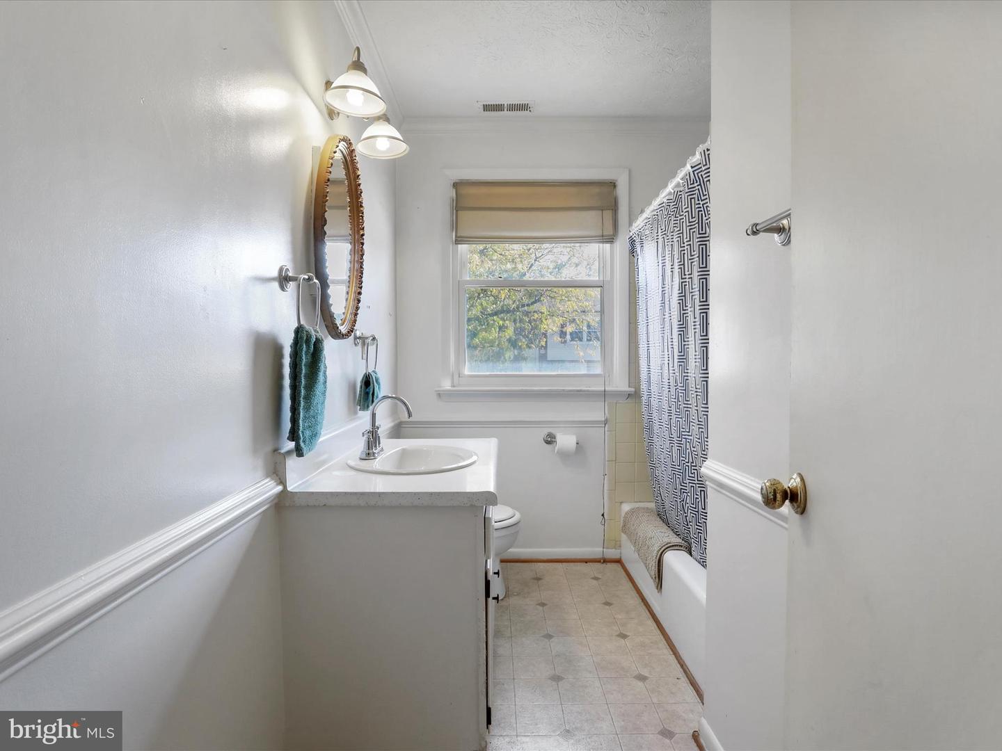 239 CHESTNUT ST, WINCHESTER, Virginia 22601, 2 Bedrooms Bedrooms, 5 Rooms Rooms,1 BathroomBathrooms,Residential,For sale,239 CHESTNUT ST,VAWI2009330 MLS # VAWI2009330