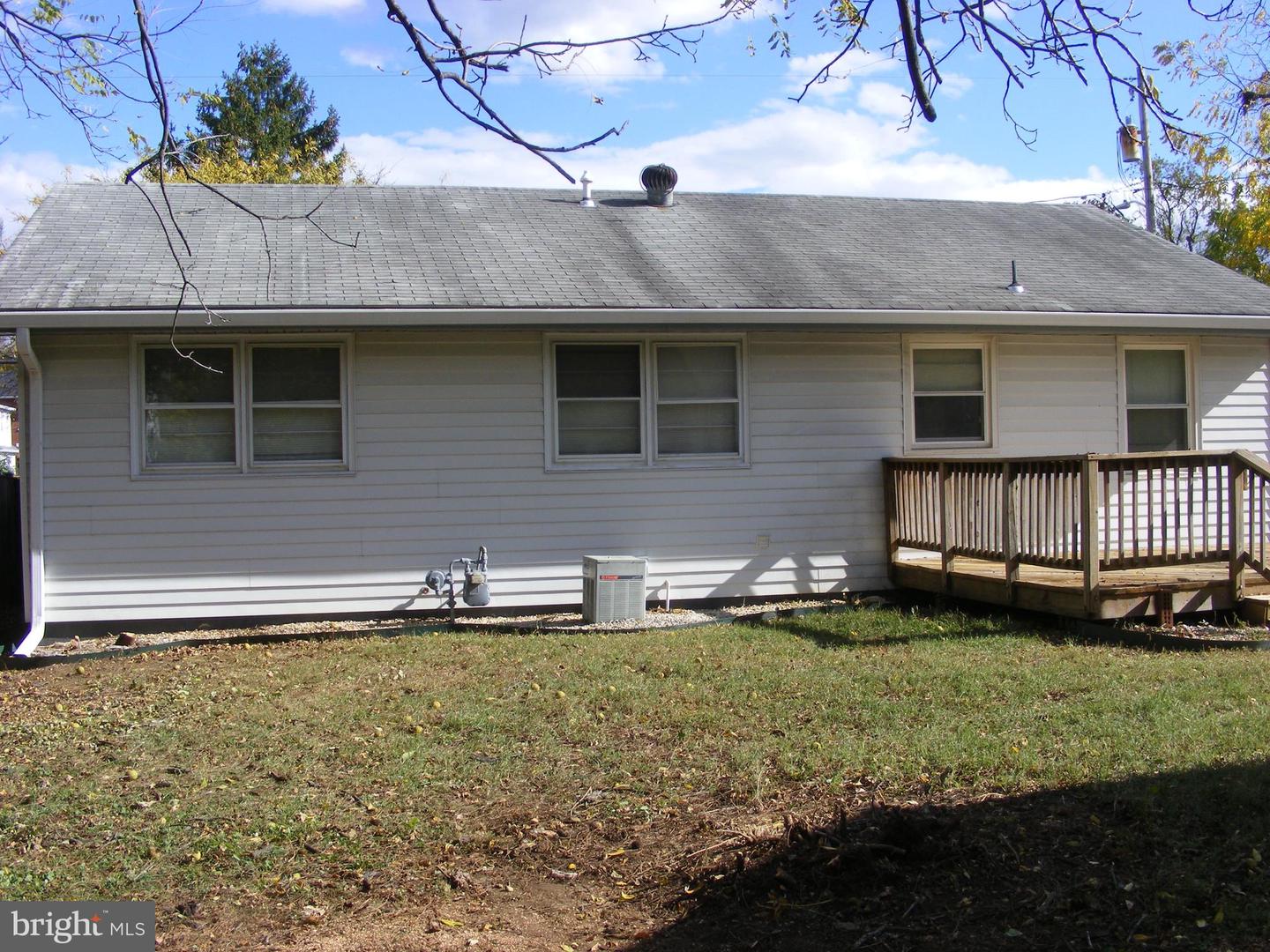 239 CHESTNUT ST, WINCHESTER, Virginia 22601, 2 Bedrooms Bedrooms, 5 Rooms Rooms,1 BathroomBathrooms,Residential,For sale,239 CHESTNUT ST,VAWI2009330 MLS # VAWI2009330