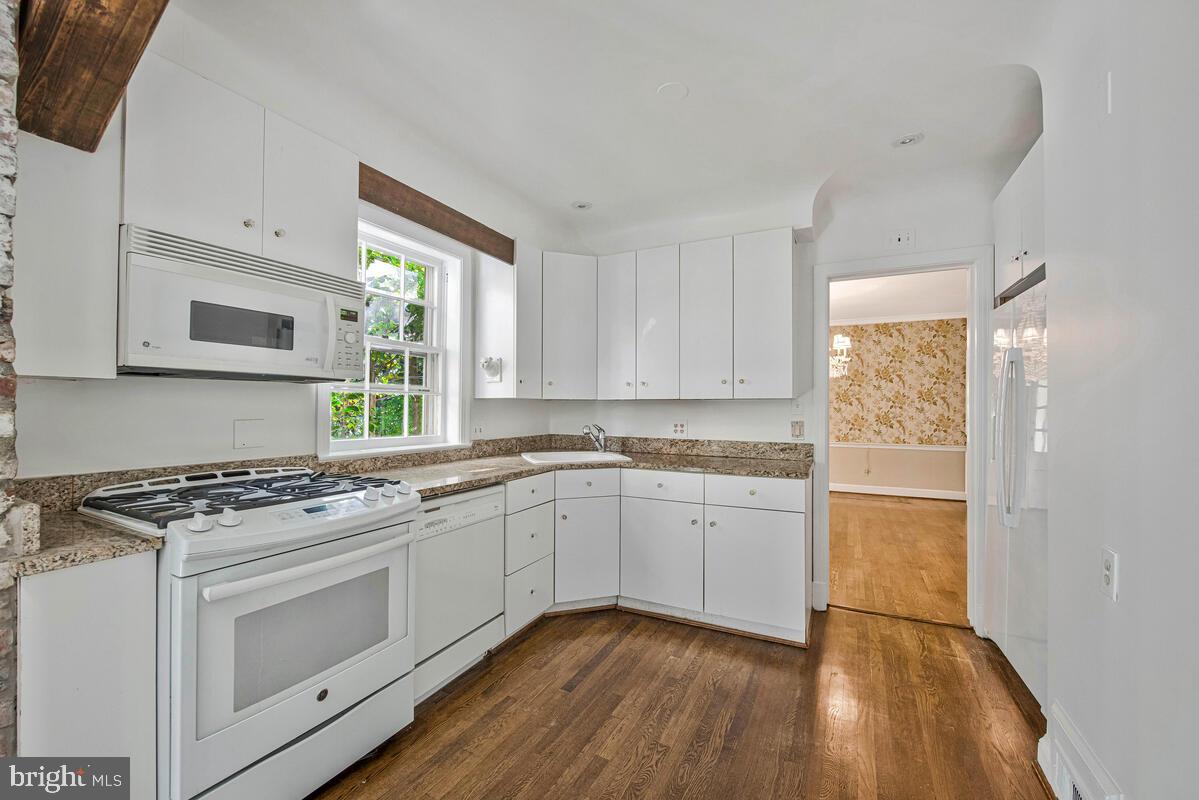 3735 FORDHAM RD NW, WASHINGTON, District Of Columbia 20016, 3 Bedrooms Bedrooms, ,3 BathroomsBathrooms,Residential,For sale,3735 FORDHAM RD NW,DCDC2229044 MLS # DCDC2229044 3735 FORDHAM RD NW, WASHINGTON, District Of Columbia 20016, 3 Bedrooms Bedrooms, ,3 BathroomsBathrooms,Residential,For sale,3735 FORDHAM RD NW,DCDC2229044 MLS # DCDC2229044