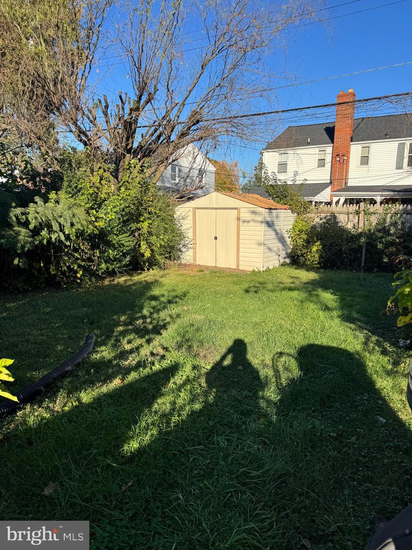 6023 WILLIAMSBURG RD, ALEXANDRIA, Virginia 22303, 2 Bedrooms Bedrooms, ,1 BathroomBathrooms,Residential,For sale,6023 WILLIAMSBURG RD,VAFX2276134 MLS # VAFX2276134