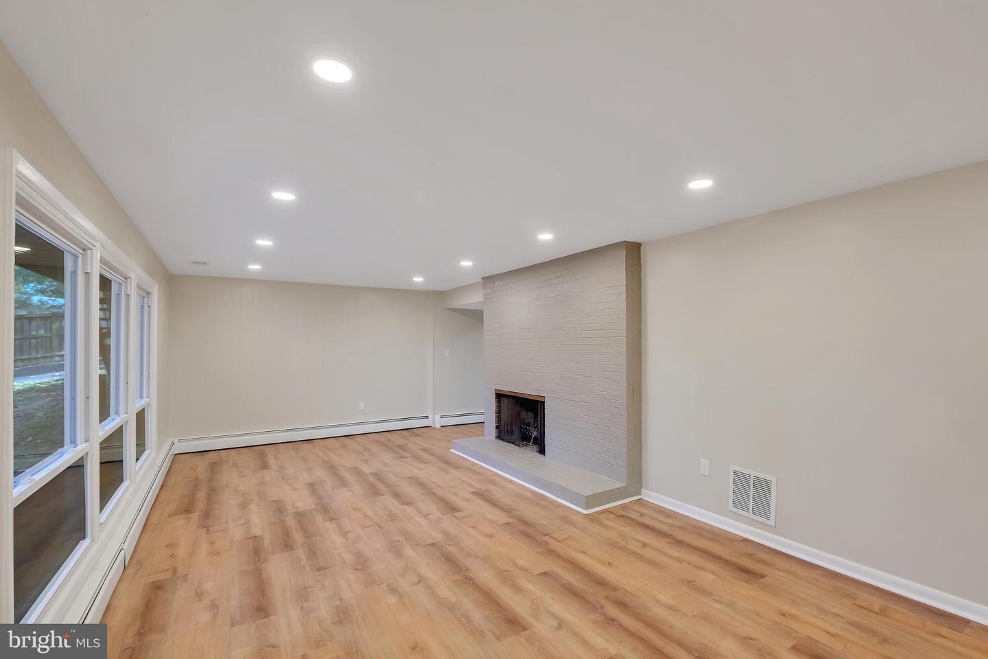 6829 CHERRY LN, ANNANDALE, Virginia 22003, 5 Bedrooms Bedrooms, ,4 BathroomsBathrooms,Residential,For sale,6829 CHERRY LN,VAFX2276444 MLS # VAFX2276444 6829 CHERRY LN, ANNANDALE, Virginia 22003, 5 Bedrooms Bedrooms, ,4 BathroomsBathrooms,Residential,For sale,6829 CHERRY LN,VAFX2276444 MLS # VAFX2276444