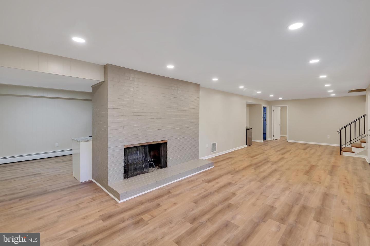 6829 CHERRY LN, ANNANDALE, Virginia 22003, 5 Bedrooms Bedrooms, ,4 BathroomsBathrooms,Residential,For sale,6829 CHERRY LN,VAFX2276444 MLS # VAFX2276444 6829 CHERRY LN, ANNANDALE, Virginia 22003, 5 Bedrooms Bedrooms, ,4 BathroomsBathrooms,Residential,For sale,6829 CHERRY LN,VAFX2276444 MLS # VAFX2276444