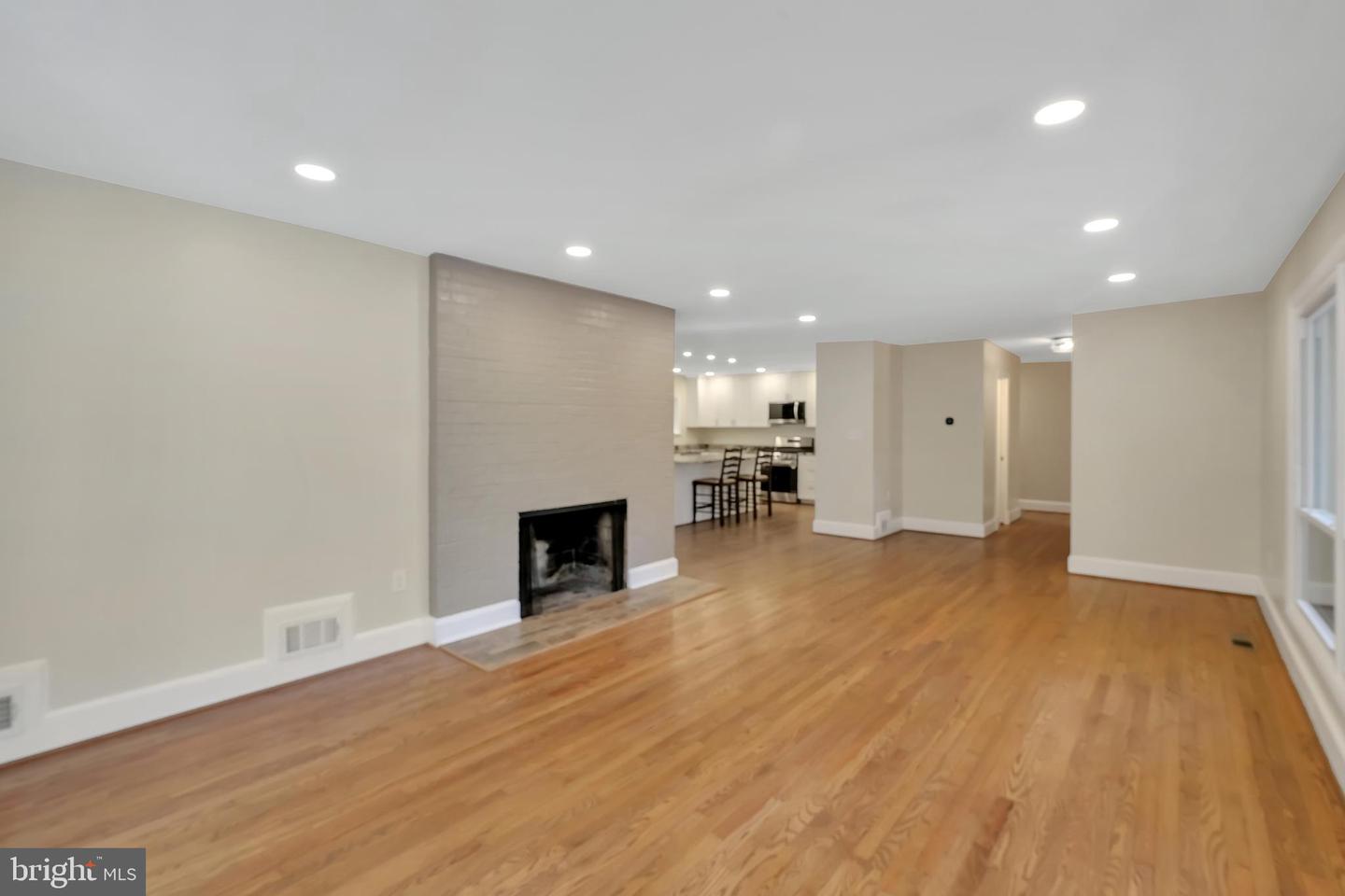 6829 CHERRY LN, ANNANDALE, Virginia 22003, 5 Bedrooms Bedrooms, ,4 BathroomsBathrooms,Residential,For sale,6829 CHERRY LN,VAFX2276444 MLS # VAFX2276444 6829 CHERRY LN, ANNANDALE, Virginia 22003, 5 Bedrooms Bedrooms, ,4 BathroomsBathrooms,Residential,For sale,6829 CHERRY LN,VAFX2276444 MLS # VAFX2276444