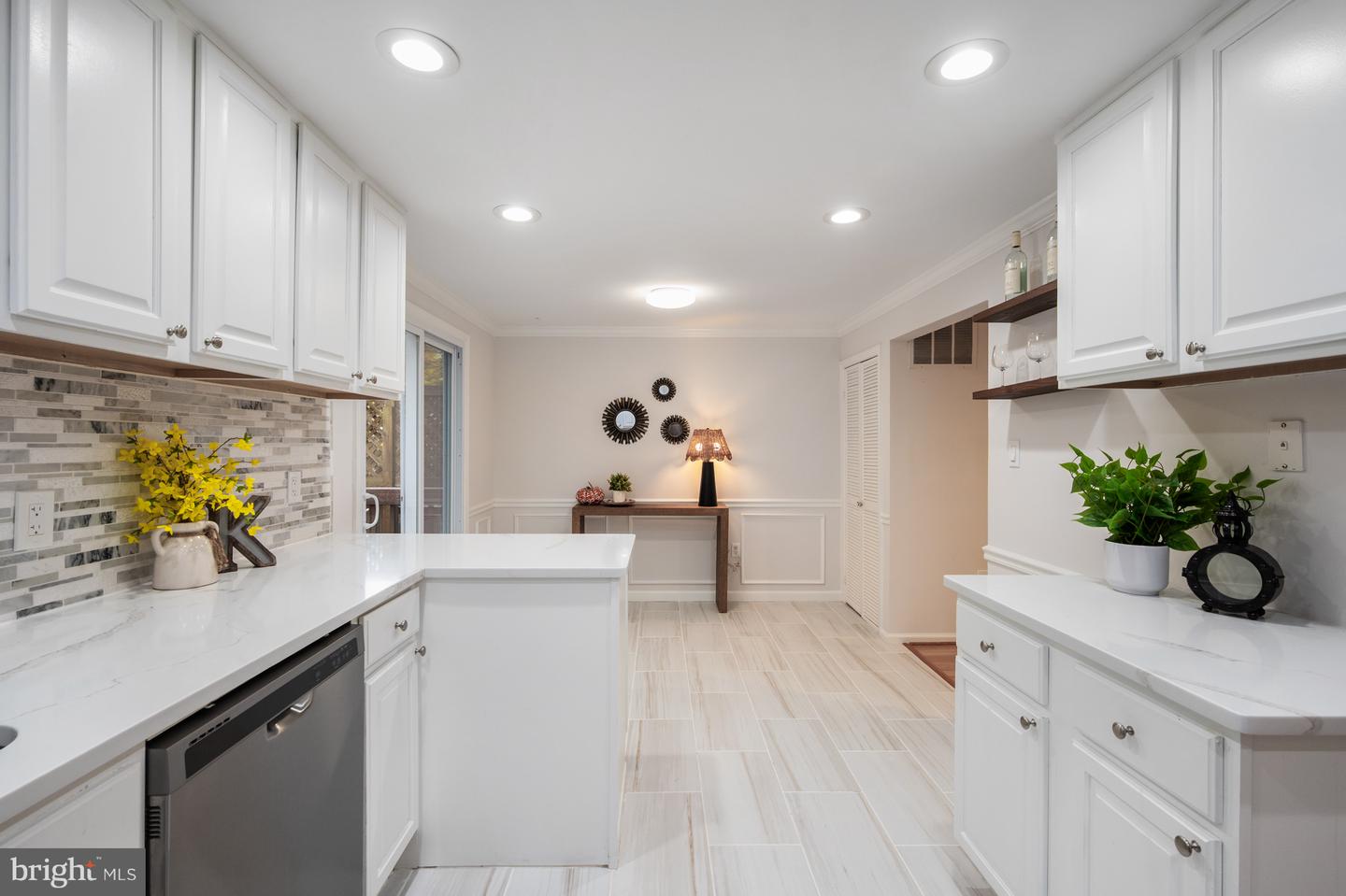 10139 WOOD GREEN WAY, BURKE, Virginia 22015, 3 Bedrooms Bedrooms, ,3 BathroomsBathrooms,Residential,For sale,10139 WOOD GREEN WAY,VAFX2276448 MLS # VAFX2276448