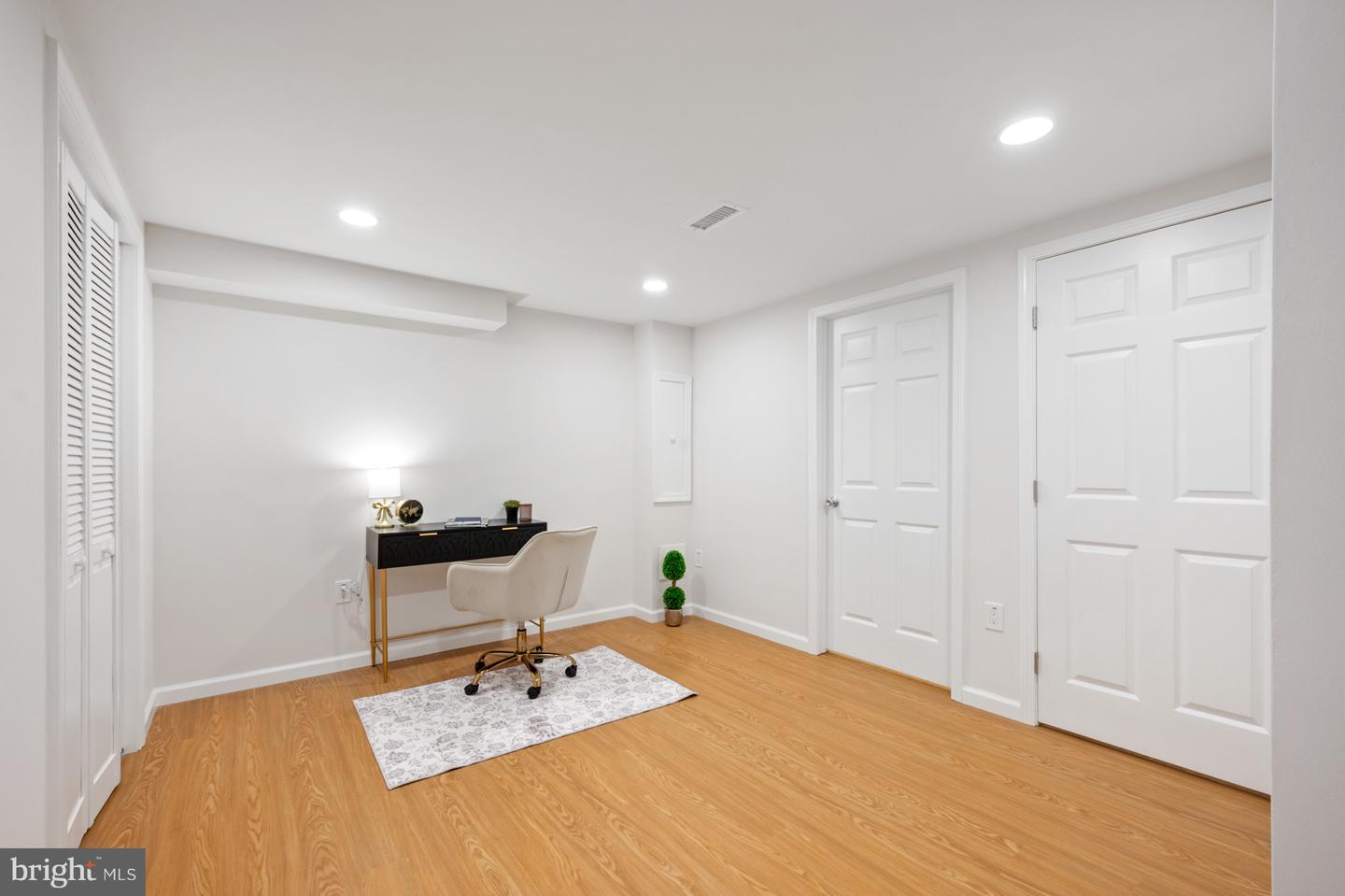 10139 WOOD GREEN WAY, BURKE, Virginia 22015, 3 Bedrooms Bedrooms, ,3 BathroomsBathrooms,Residential,For sale,10139 WOOD GREEN WAY,VAFX2276448 MLS # VAFX2276448