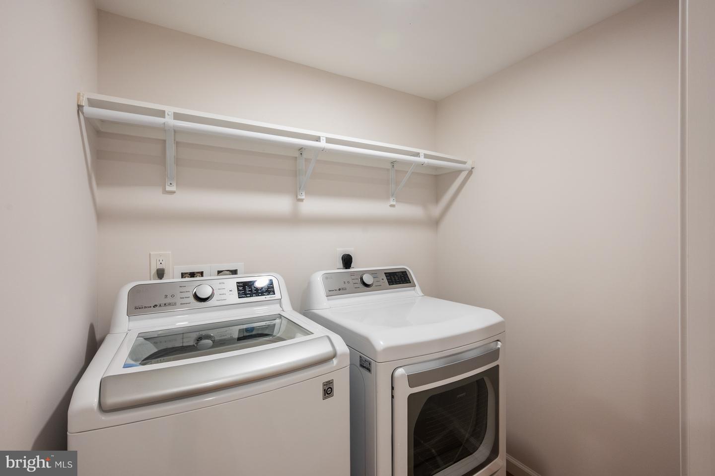 10139 WOOD GREEN WAY, BURKE, Virginia 22015, 3 Bedrooms Bedrooms, ,3 BathroomsBathrooms,Residential,For sale,10139 WOOD GREEN WAY,VAFX2276448 MLS # VAFX2276448