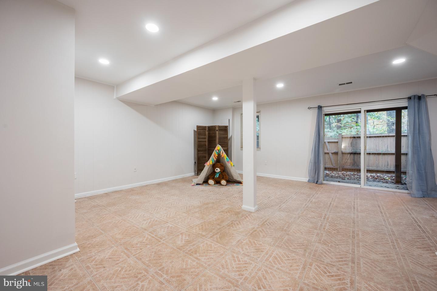 10139 WOOD GREEN WAY, BURKE, Virginia 22015, 3 Bedrooms Bedrooms, ,3 BathroomsBathrooms,Residential,For sale,10139 WOOD GREEN WAY,VAFX2276448 MLS # VAFX2276448