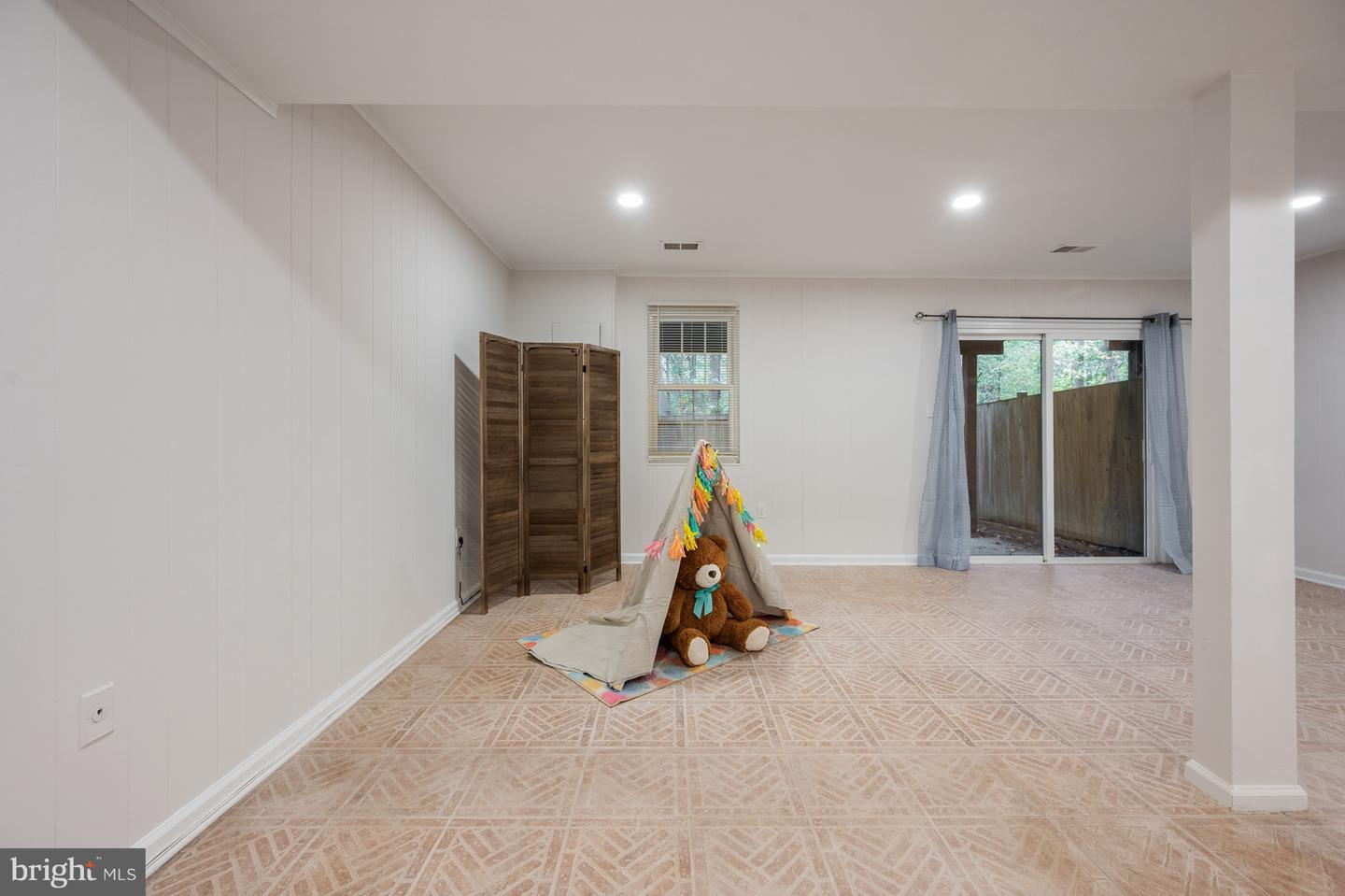 10139 WOOD GREEN WAY, BURKE, Virginia 22015, 3 Bedrooms Bedrooms, ,3 BathroomsBathrooms,Residential,For sale,10139 WOOD GREEN WAY,VAFX2276448 MLS # VAFX2276448