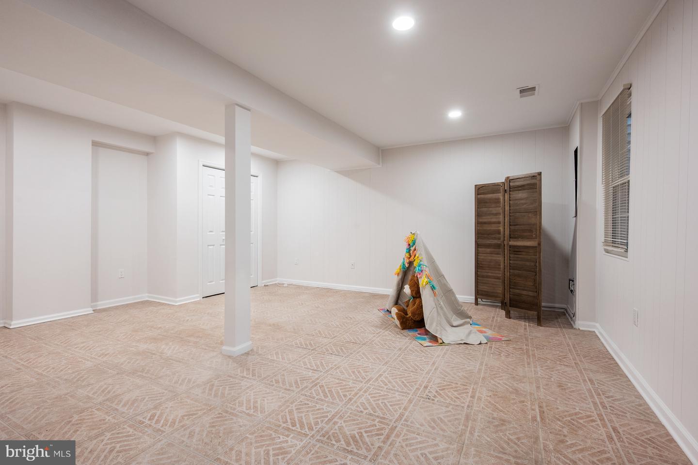 10139 WOOD GREEN WAY, BURKE, Virginia 22015, 3 Bedrooms Bedrooms, ,3 BathroomsBathrooms,Residential,For sale,10139 WOOD GREEN WAY,VAFX2276448 MLS # VAFX2276448