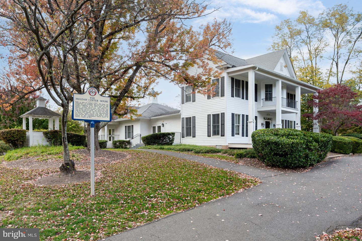 10139 WOOD GREEN WAY, BURKE, Virginia 22015, 3 Bedrooms Bedrooms, ,3 BathroomsBathrooms,Residential,For sale,10139 WOOD GREEN WAY,VAFX2276448 MLS # VAFX2276448