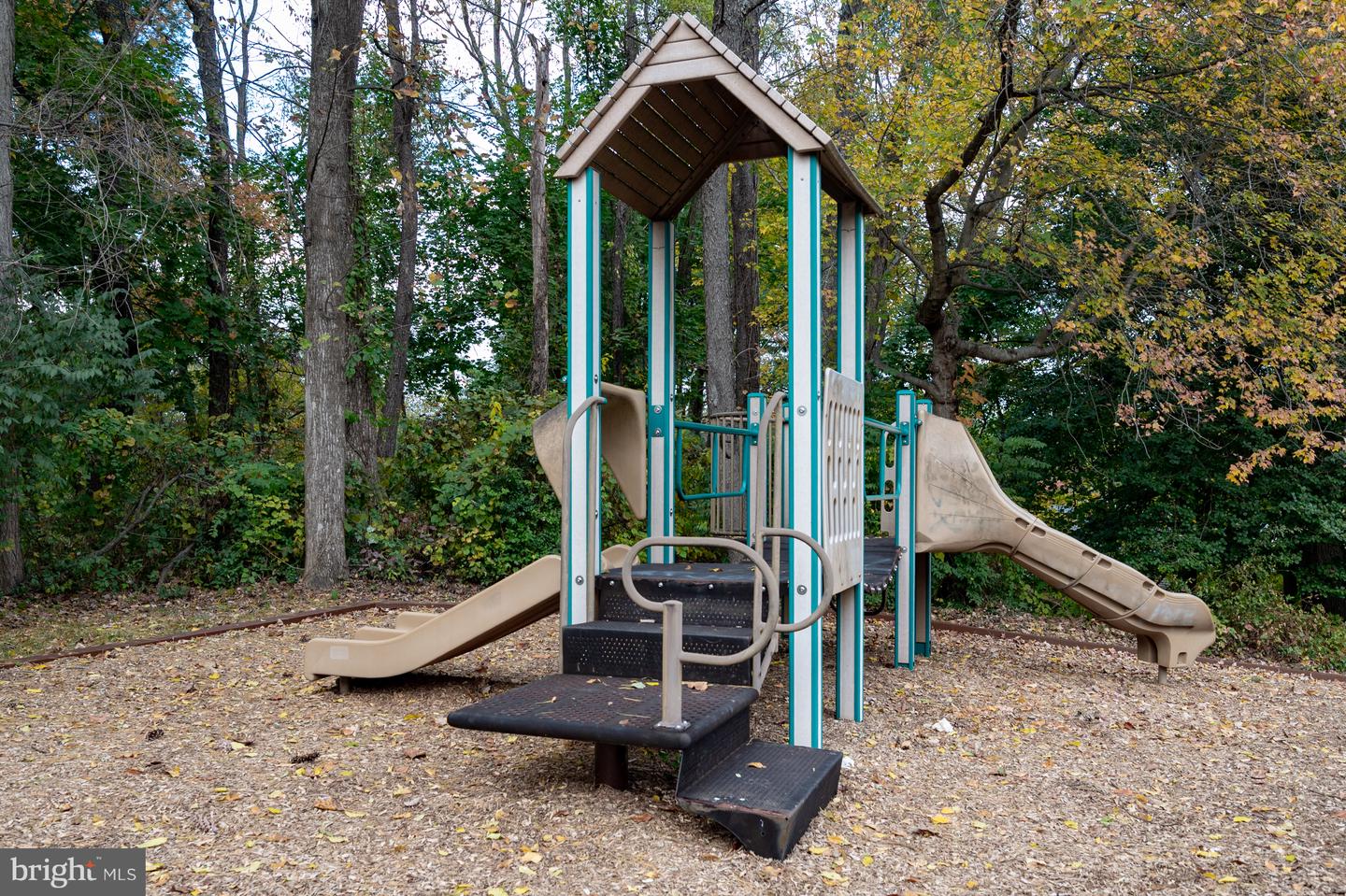 10139 WOOD GREEN WAY, BURKE, Virginia 22015, 3 Bedrooms Bedrooms, ,3 BathroomsBathrooms,Residential,For sale,10139 WOOD GREEN WAY,VAFX2276448 MLS # VAFX2276448