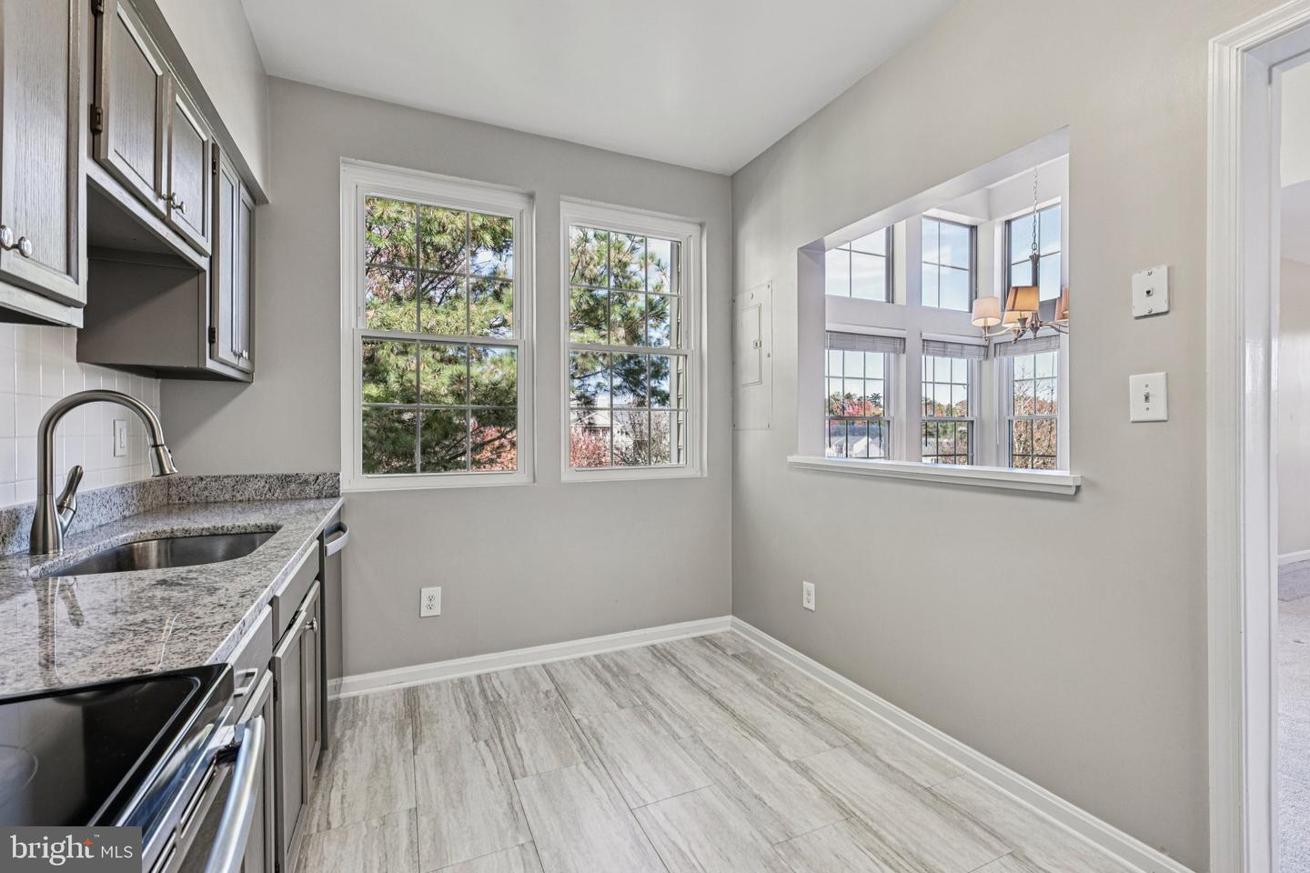 4225 MOZART BRIGADE LN #94, FAIRFAX, Virginia 22033, 3 Bedrooms Bedrooms, ,2 BathroomsBathrooms,Residential,For sale,4225 MOZART BRIGADE LN #94,VAFX2276470 MLS # VAFX2276470