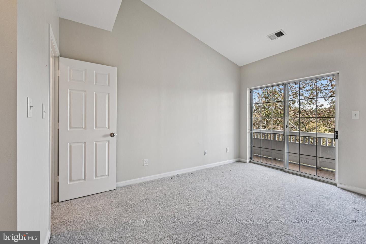 4225 MOZART BRIGADE LN #94, FAIRFAX, Virginia 22033, 3 Bedrooms Bedrooms, ,2 BathroomsBathrooms,Residential,For sale,4225 MOZART BRIGADE LN #94,VAFX2276470 MLS # VAFX2276470