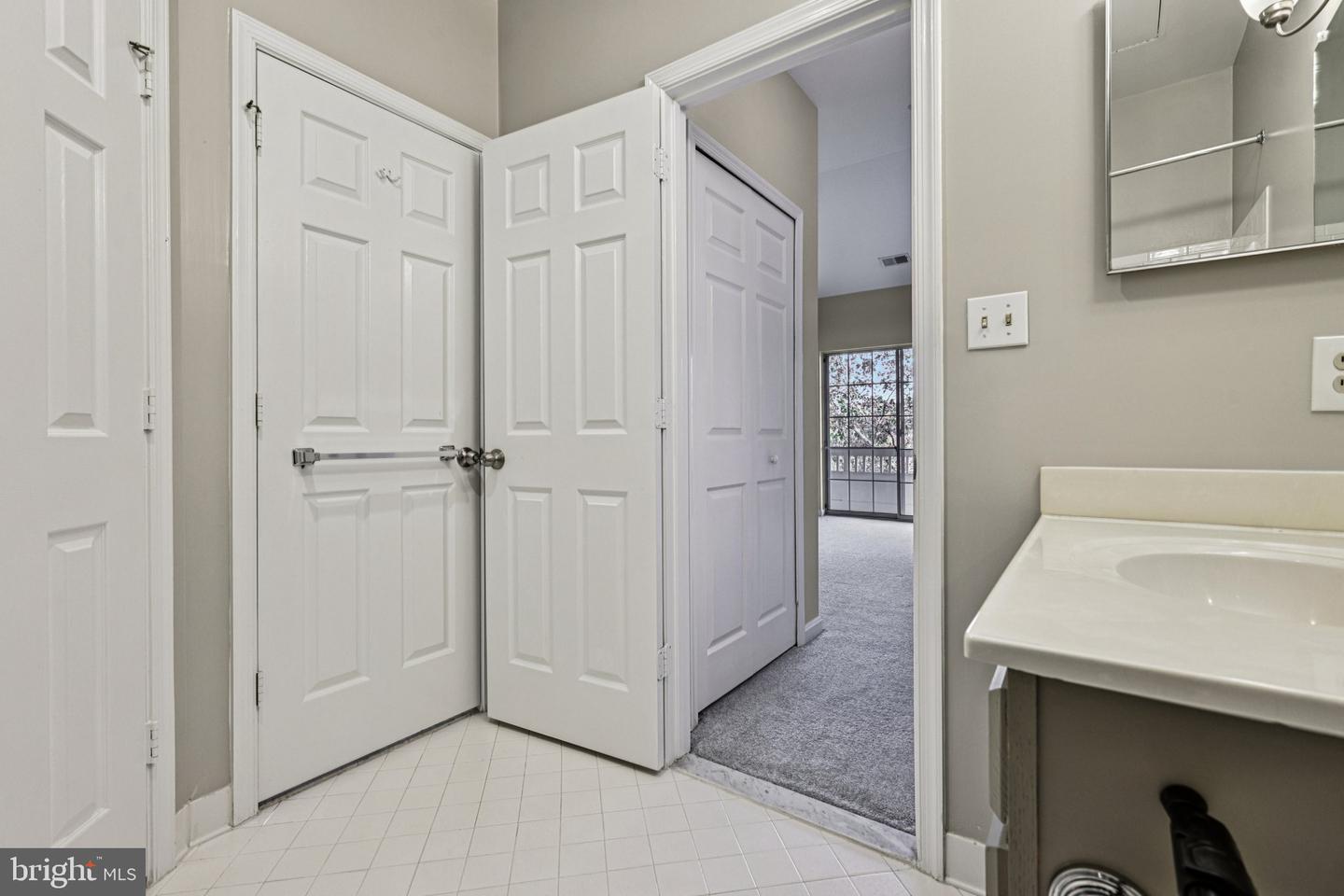 4225 MOZART BRIGADE LN #94, FAIRFAX, Virginia 22033, 3 Bedrooms Bedrooms, ,2 BathroomsBathrooms,Residential,For sale,4225 MOZART BRIGADE LN #94,VAFX2276470 MLS # VAFX2276470