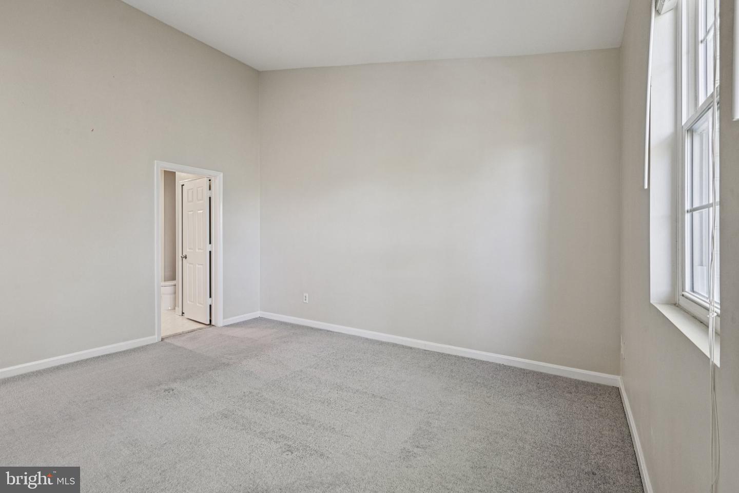 4225 MOZART BRIGADE LN #94, FAIRFAX, Virginia 22033, 3 Bedrooms Bedrooms, ,2 BathroomsBathrooms,Residential,For sale,4225 MOZART BRIGADE LN #94,VAFX2276470 MLS # VAFX2276470