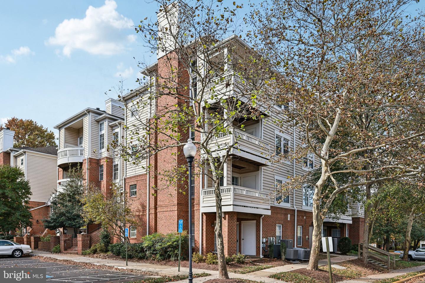 4225 MOZART BRIGADE LN #94, FAIRFAX, Virginia 22033, 3 Bedrooms Bedrooms, ,2 BathroomsBathrooms,Residential,For sale,4225 MOZART BRIGADE LN #94,VAFX2276470 MLS # VAFX2276470