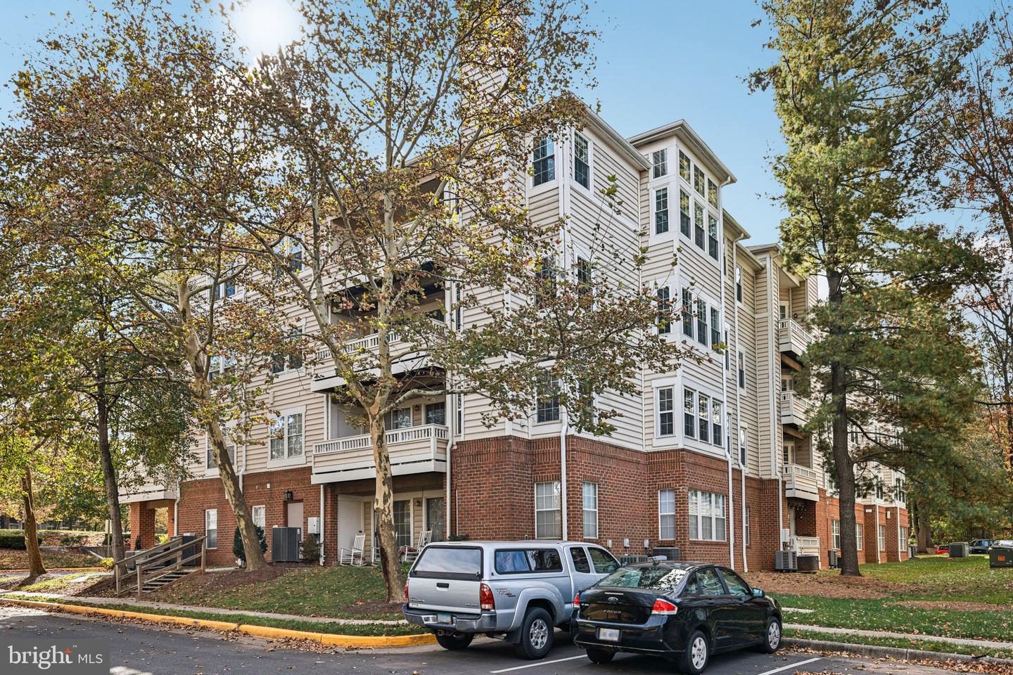 4225 MOZART BRIGADE LN #94, FAIRFAX, Virginia 22033, 3 Bedrooms Bedrooms, ,2 BathroomsBathrooms,Residential,For sale,4225 MOZART BRIGADE LN #94,VAFX2276470 MLS # VAFX2276470