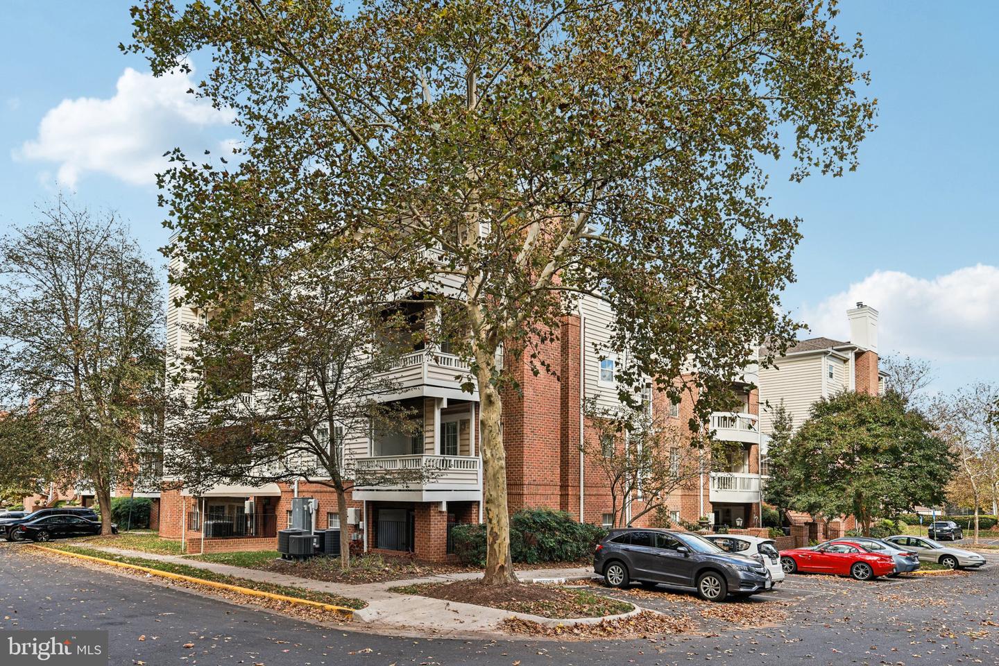 4225 MOZART BRIGADE LN #94, FAIRFAX, Virginia 22033, 3 Bedrooms Bedrooms, ,2 BathroomsBathrooms,Residential,For sale,4225 MOZART BRIGADE LN #94,VAFX2276470 MLS # VAFX2276470