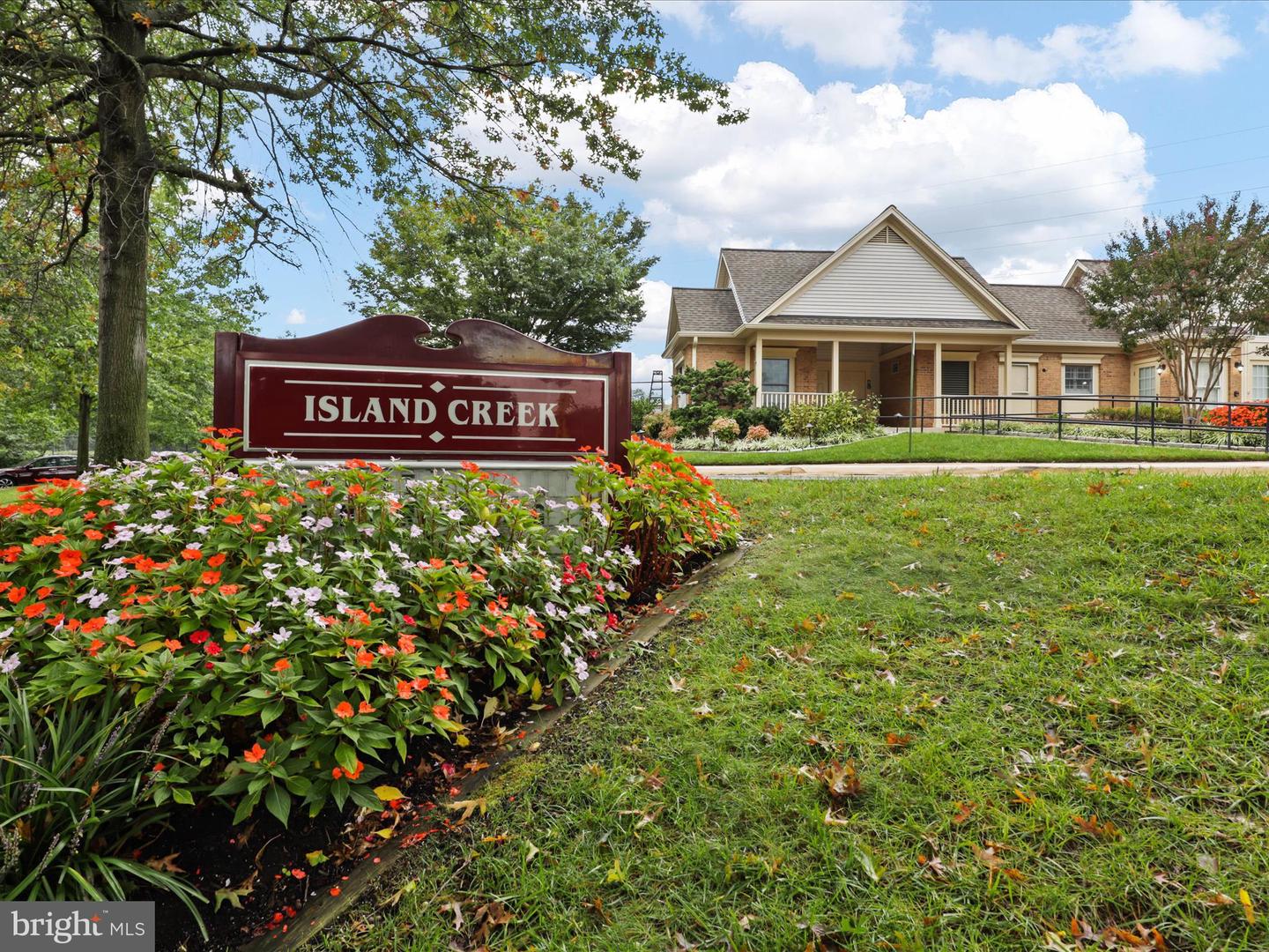 7755 EFFINGHAM SQ, ALEXANDRIA, Virginia 22315, 3 Bedrooms Bedrooms, ,3 BathroomsBathrooms,Residential,For sale,7755 EFFINGHAM SQ,VAFX2276508 MLS # VAFX2276508