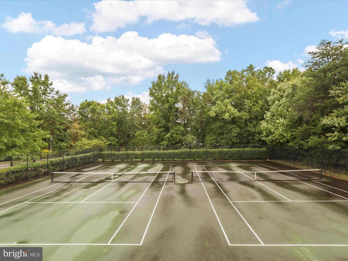 7755 EFFINGHAM SQ, ALEXANDRIA, Virginia 22315, 3 Bedrooms Bedrooms, ,3 BathroomsBathrooms,Residential,For sale,7755 EFFINGHAM SQ,VAFX2276508 MLS # VAFX2276508