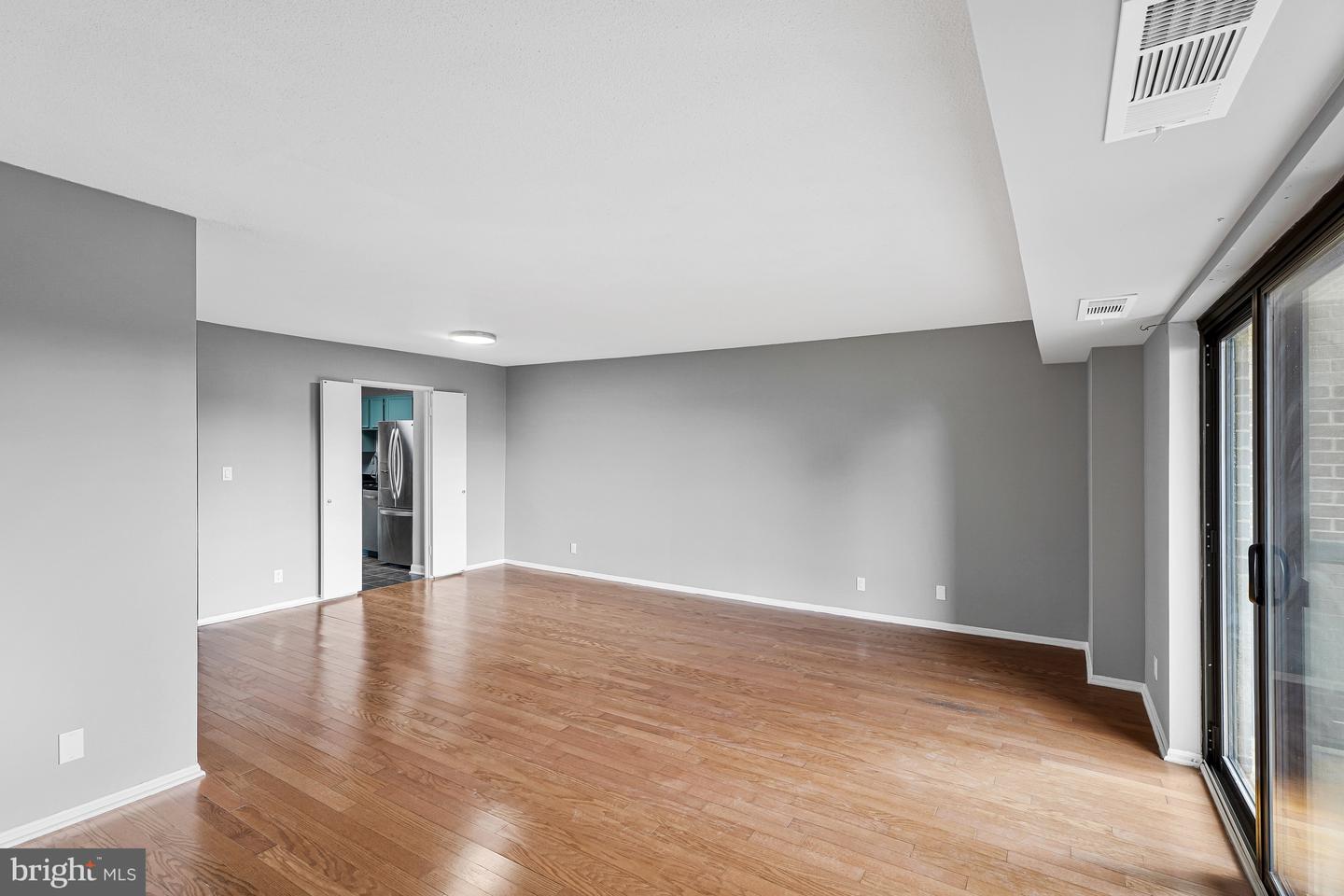 8360 GREENSBORO DR #516, MCLEAN, Virginia 22102, 1 Bedroom Bedrooms, ,1 BathroomBathrooms,Residential,For sale,8360 GREENSBORO DR #516,VAFX2276560 MLS # VAFX2276560